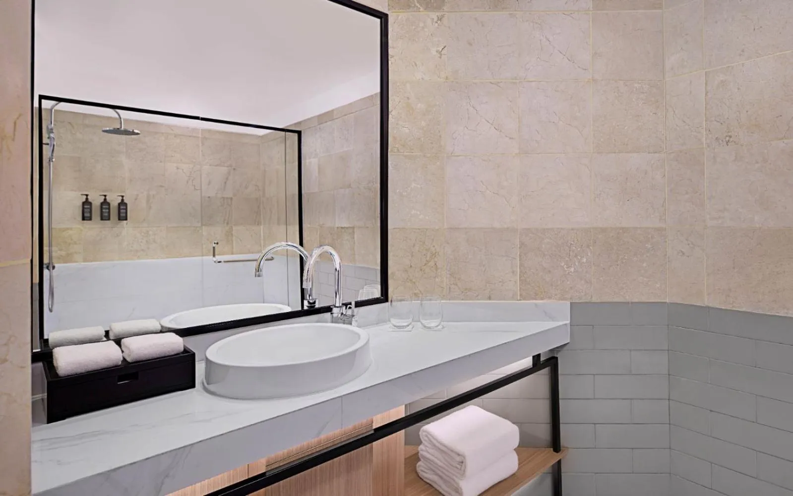 Bathroom in Sheraton Jakarta Soekarno Hatta Airport