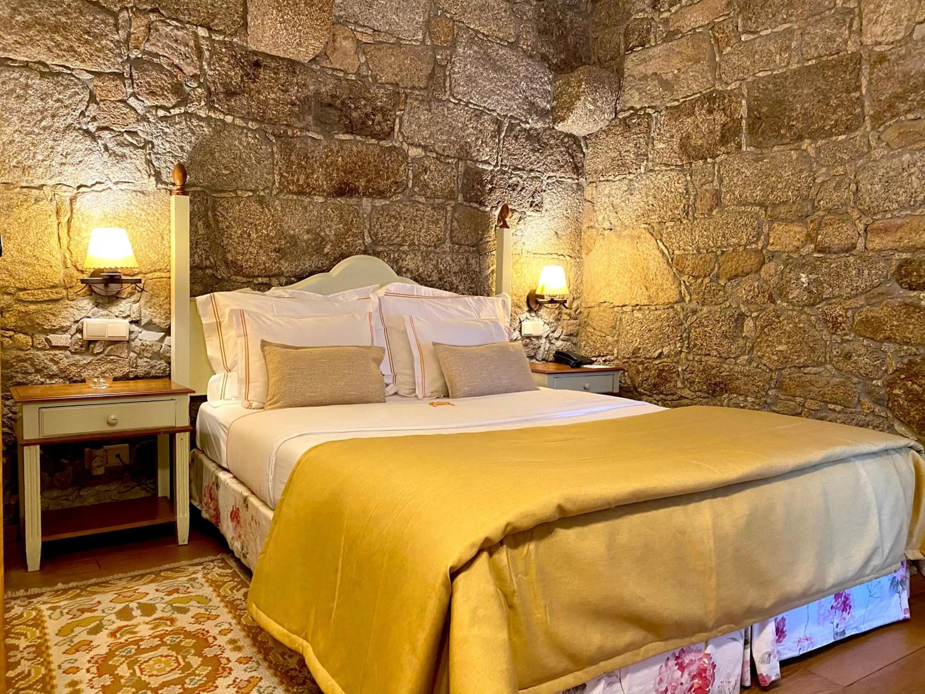 Bedroom, Bed in Hotel de Charme Quinta do Pinheiro