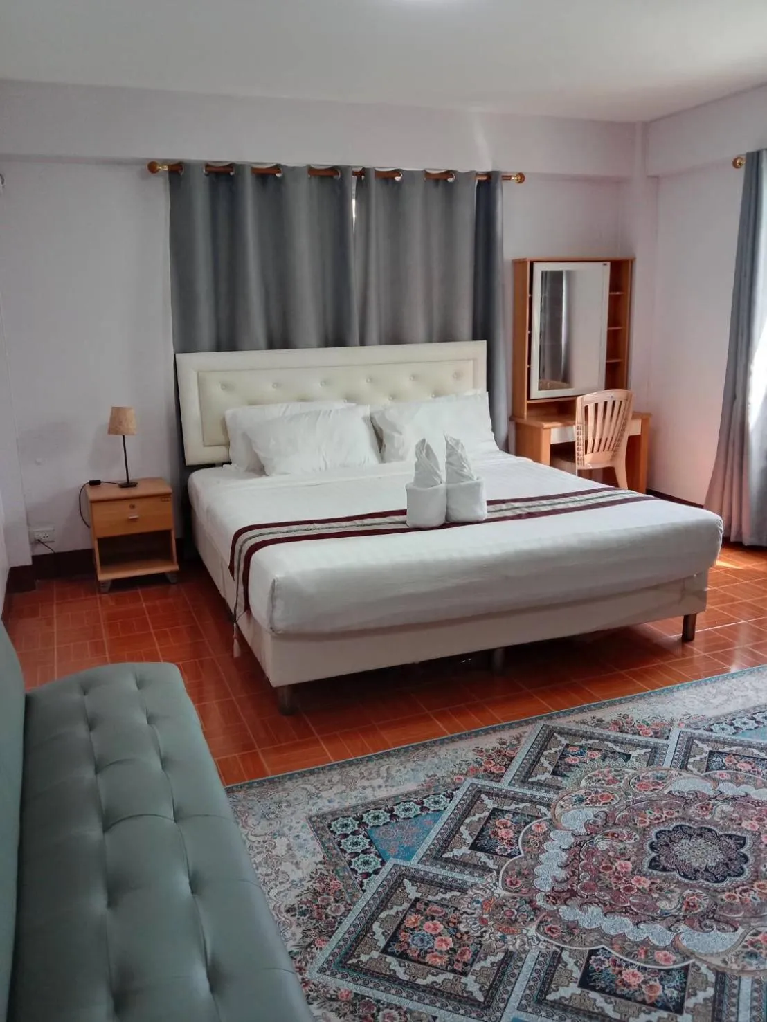 Bed in Beachfront Hotel Cha Am