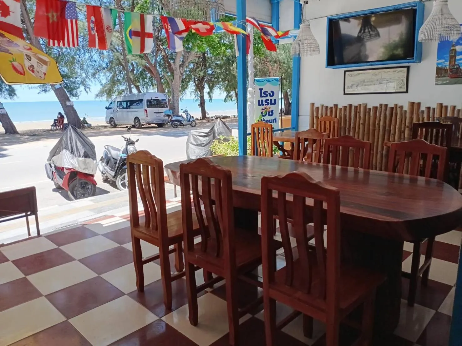 Beachfront Hotel Cha Am