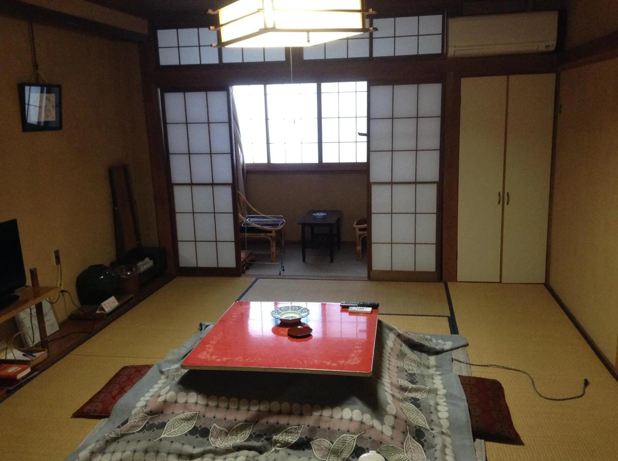 Photo of the whole room, Bed in Chitosekan