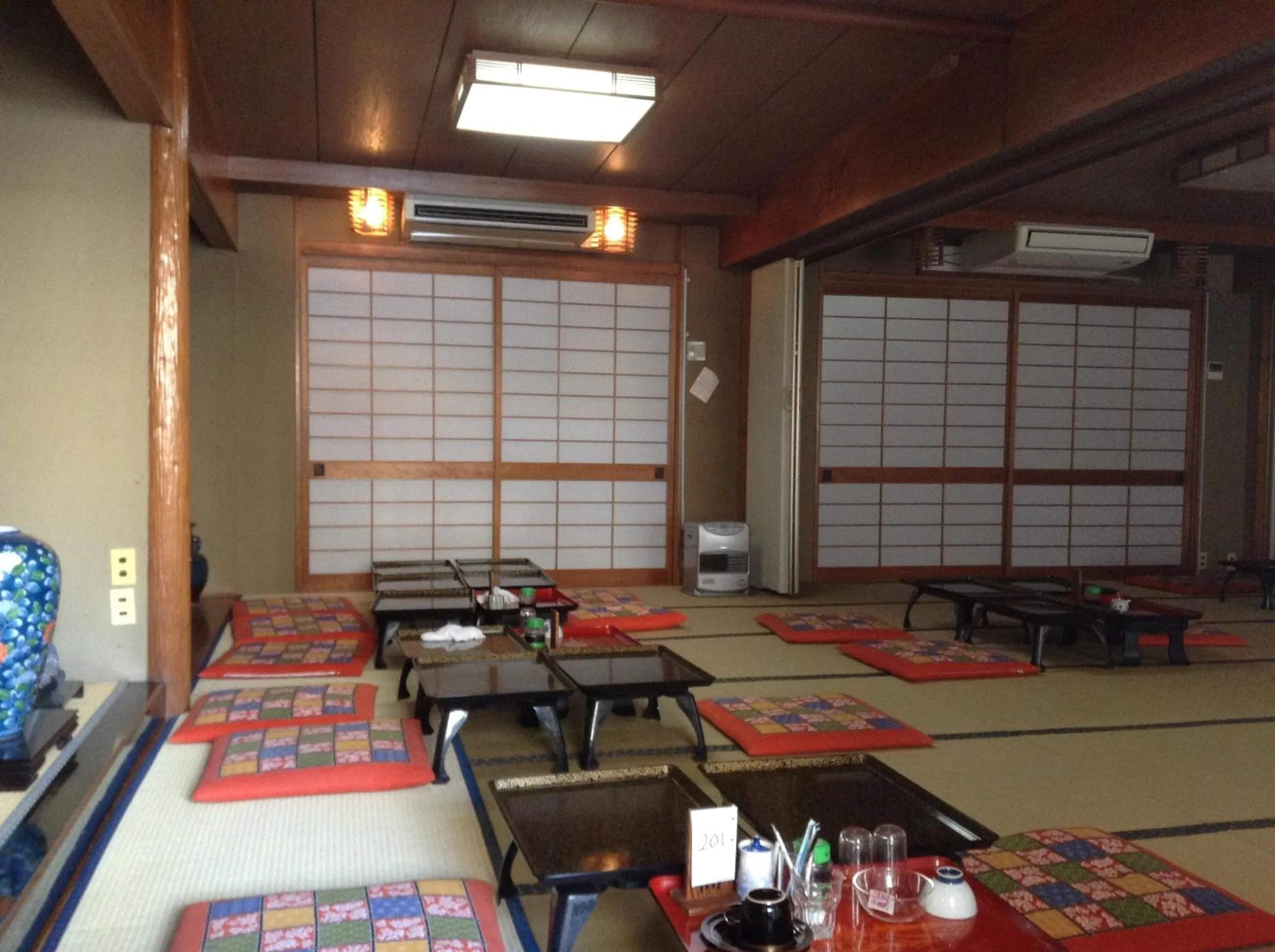 Restaurant/places to eat in Chitosekan