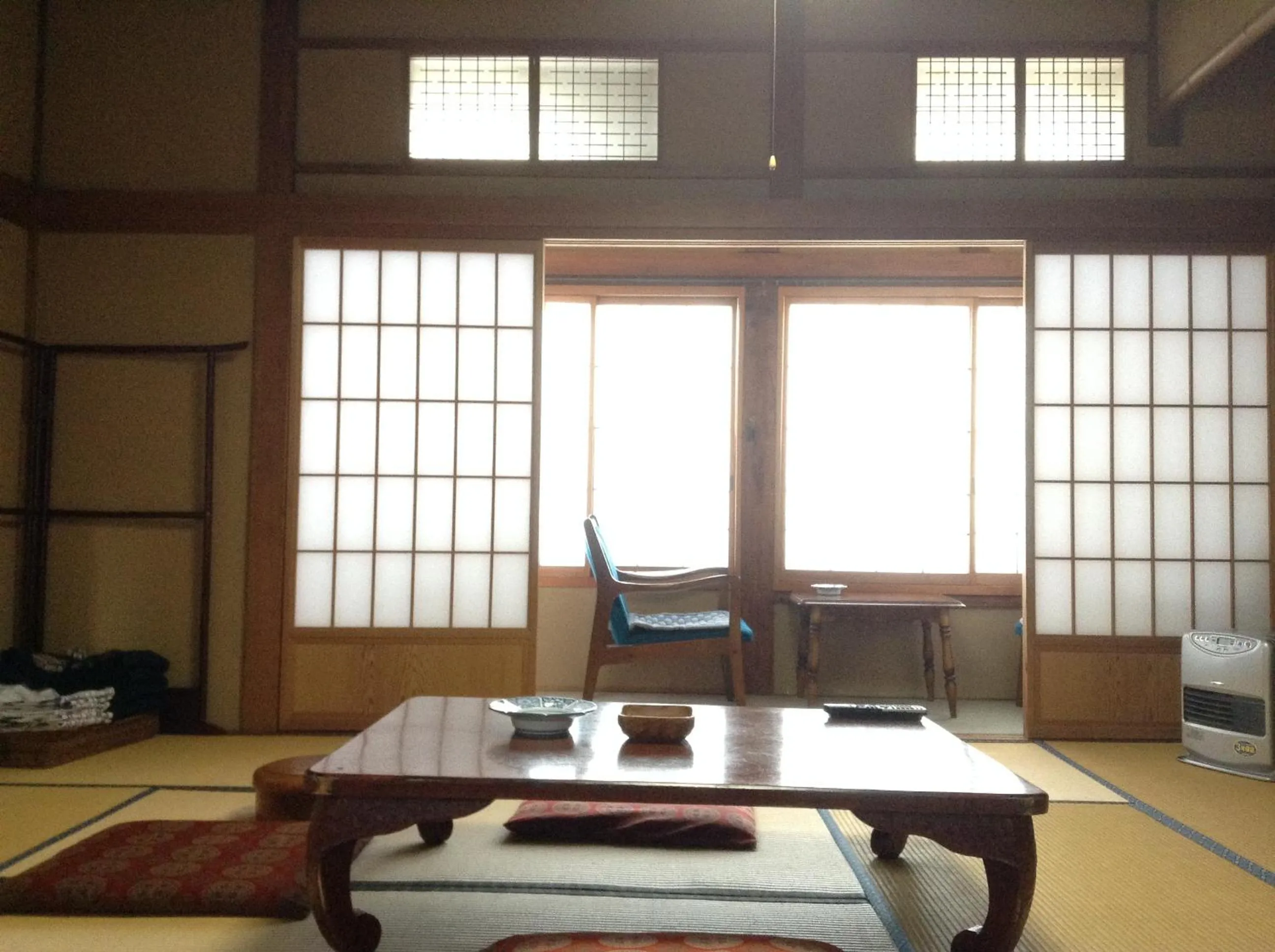 Seating area in Chitosekan