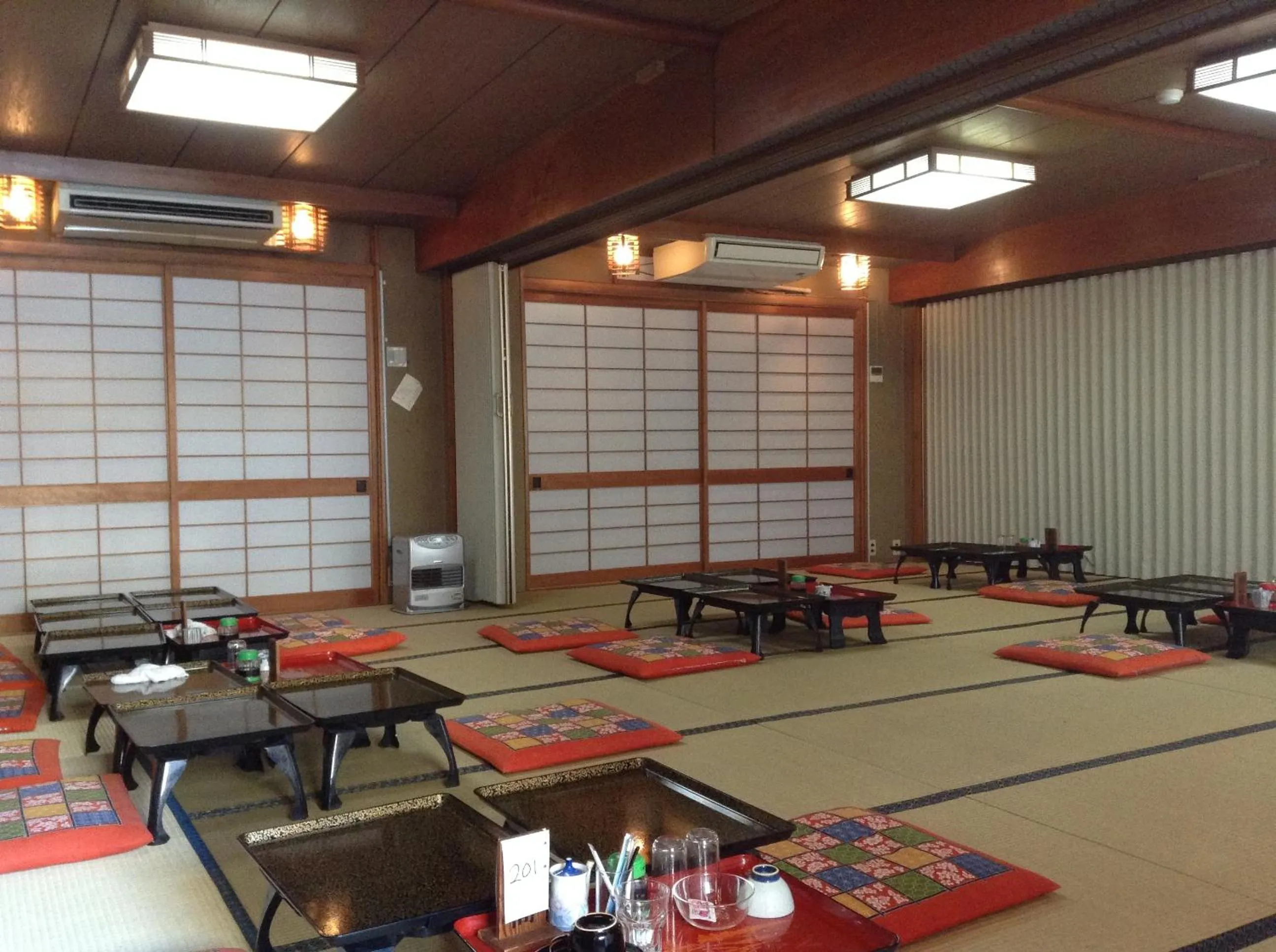 Restaurant/places to eat in Chitosekan