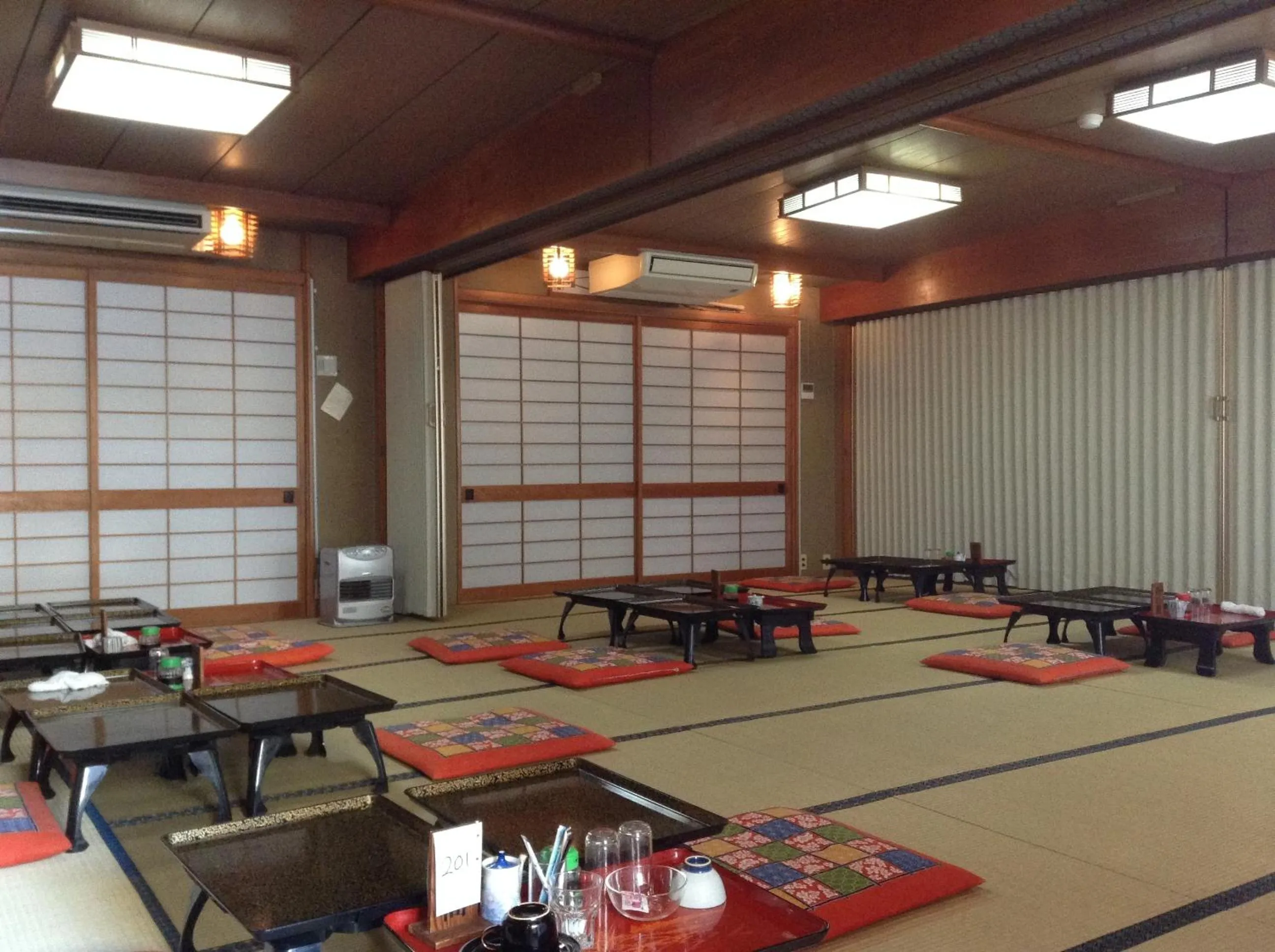 Restaurant/places to eat in Chitosekan