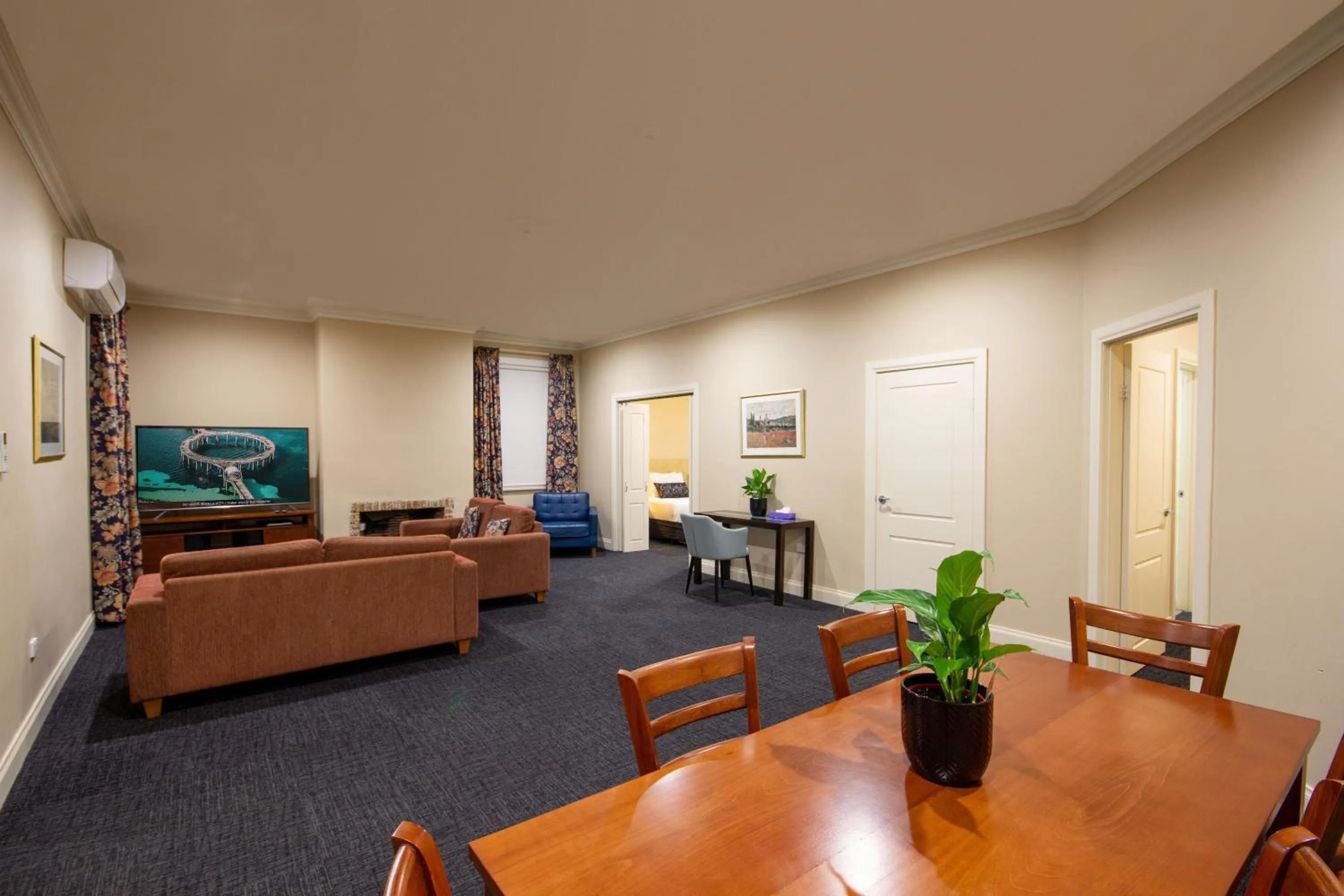 TV and multimedia in Whyalla Playford Apartments