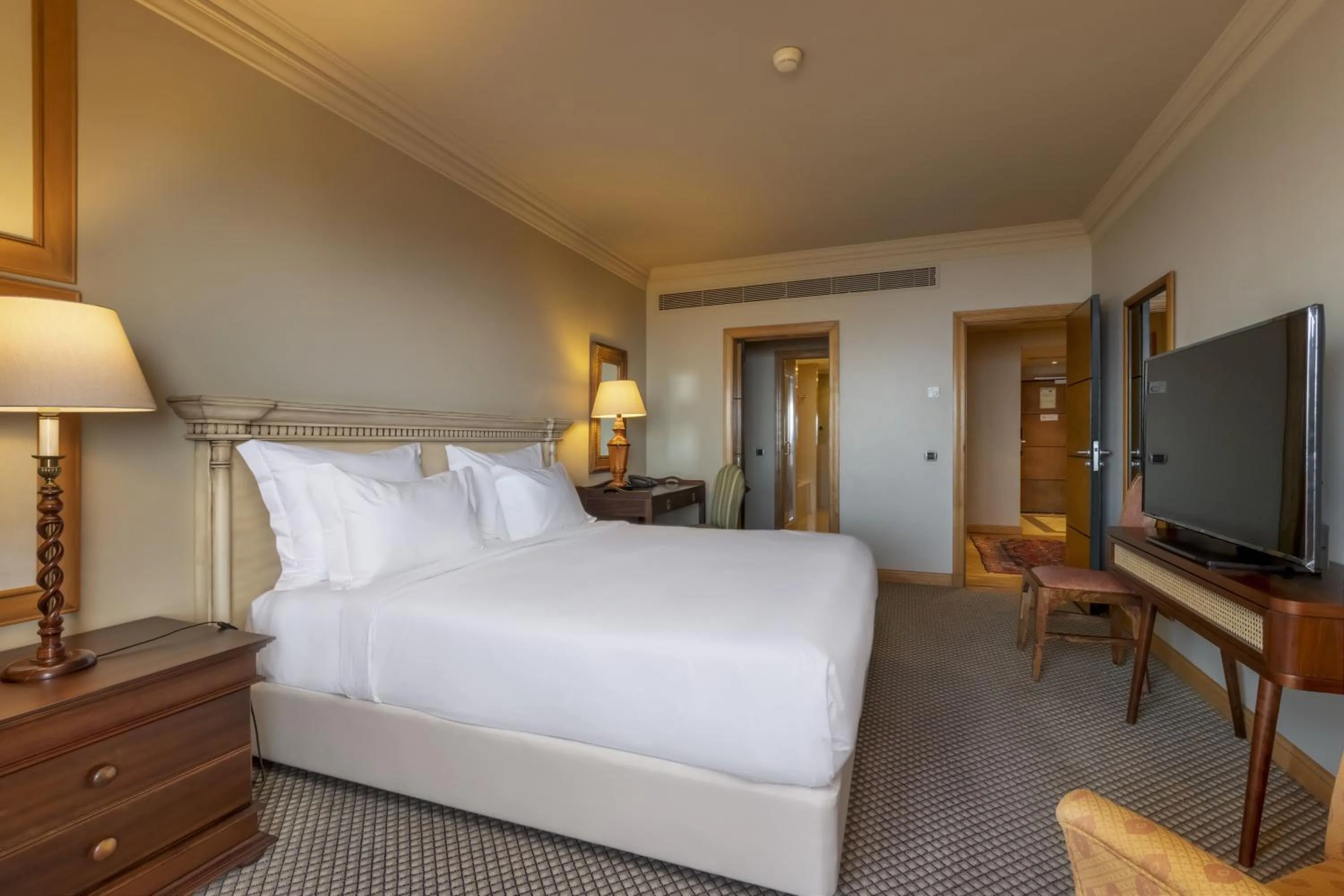 Bed in Royal Savoy - Ocean Resort - Savoy Signature