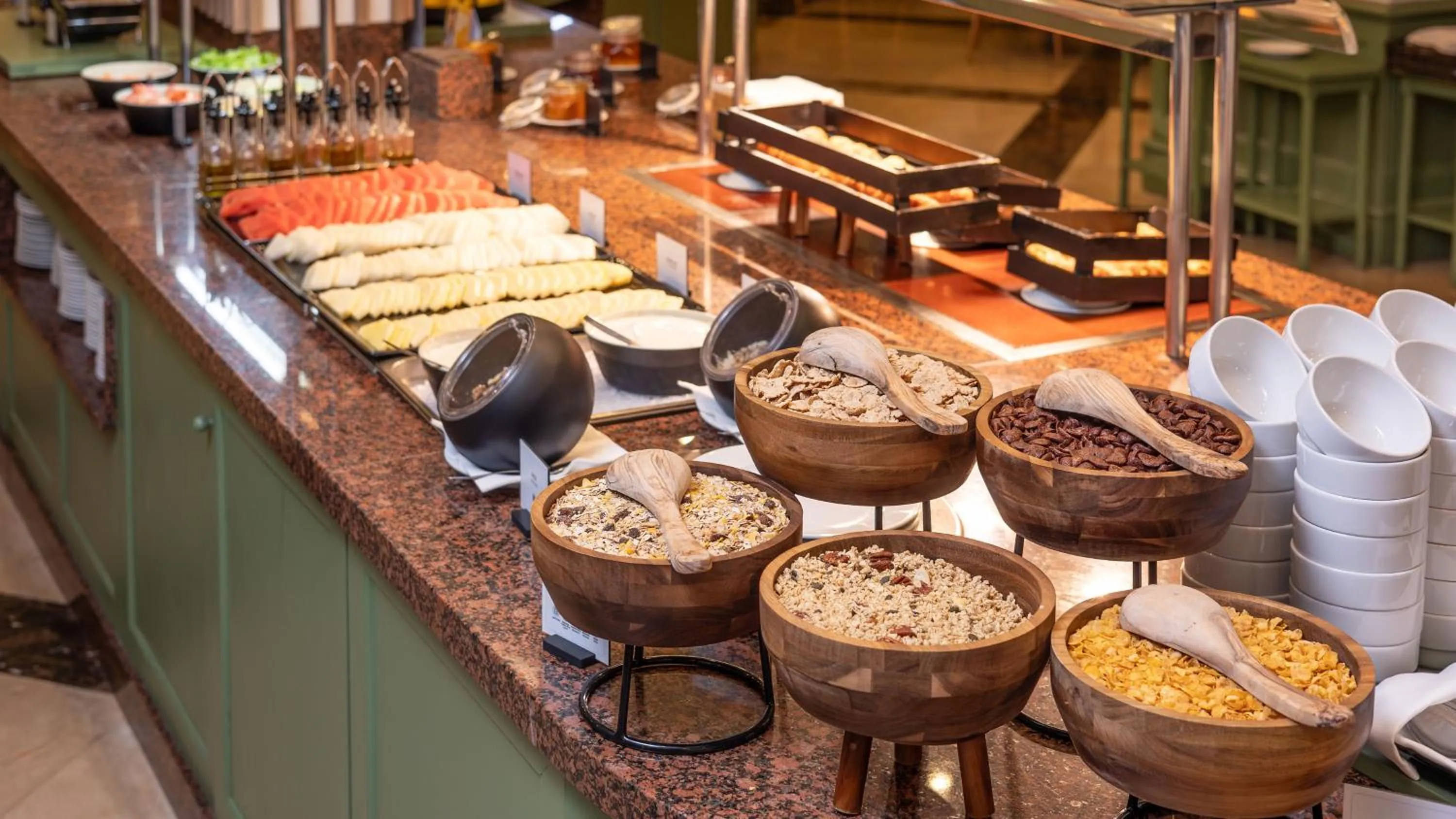 Restaurant/places to eat in Holiday Inn Algarve Albufeira by IHG