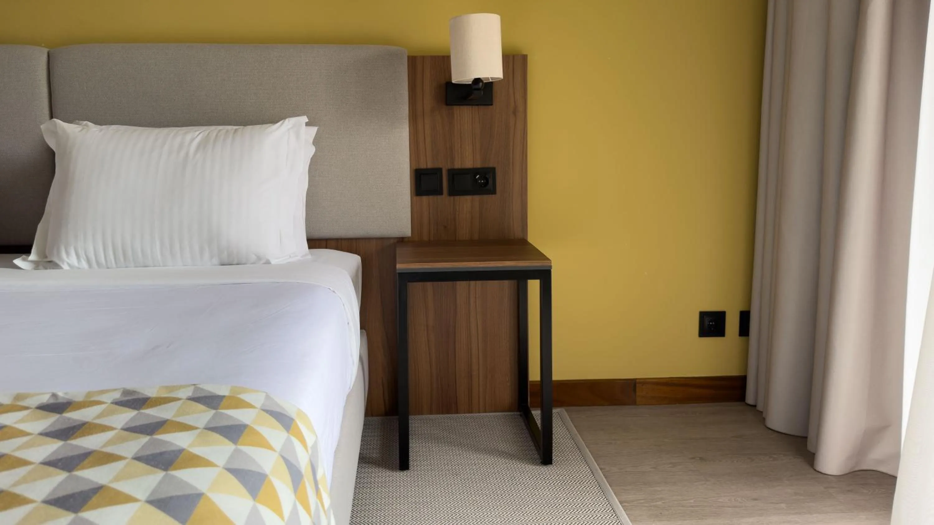 Photo of the whole room, Bed in Real Bellavista Hotel & Spa