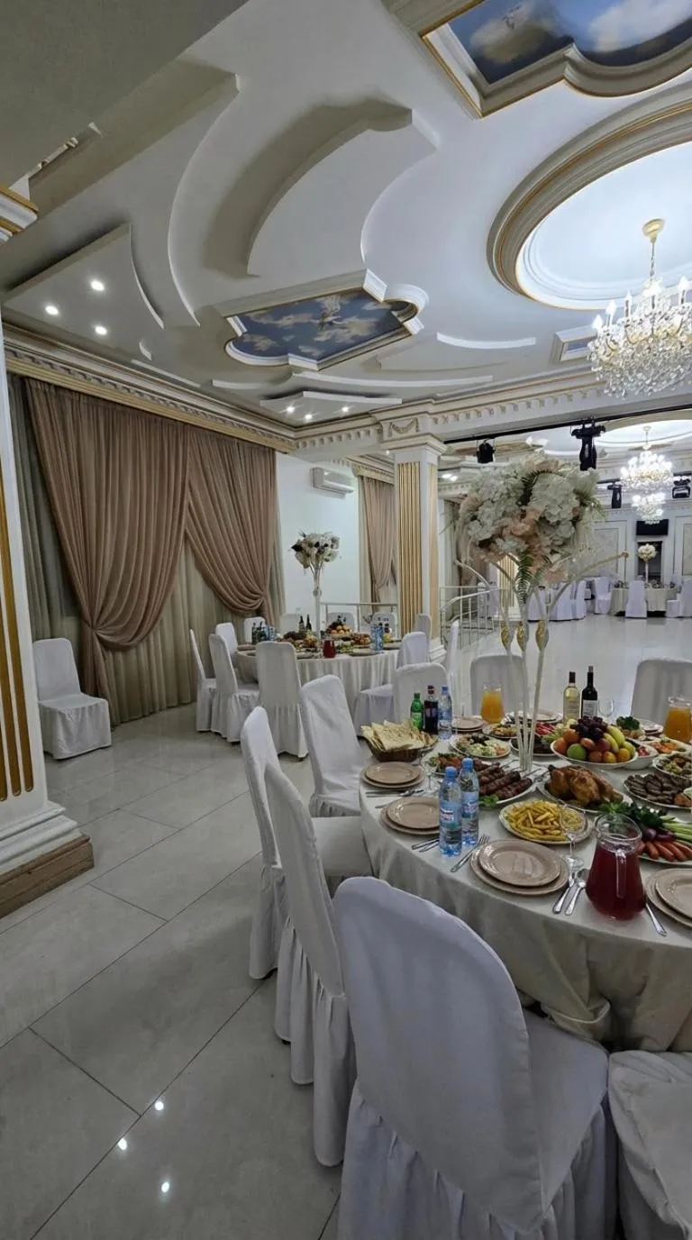 Restaurant/places to eat in Urartu Complex