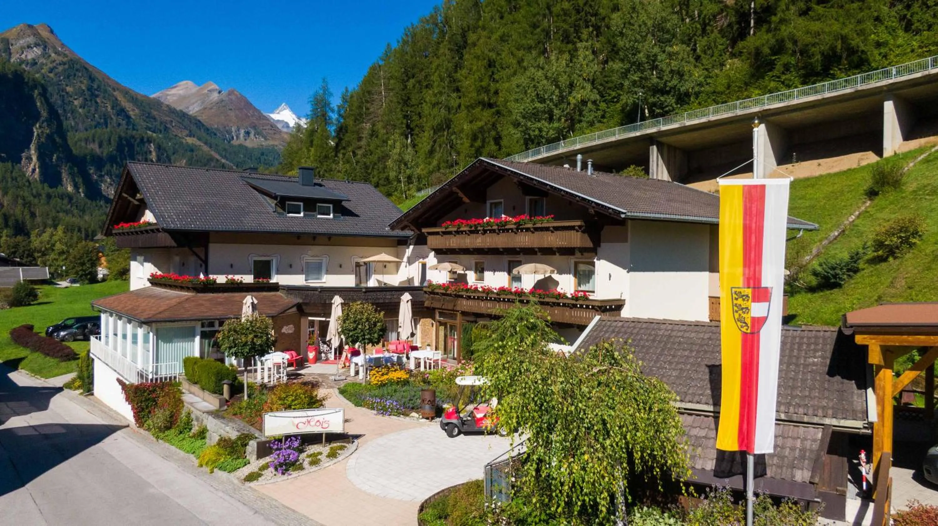Property building in Berghotel Hois