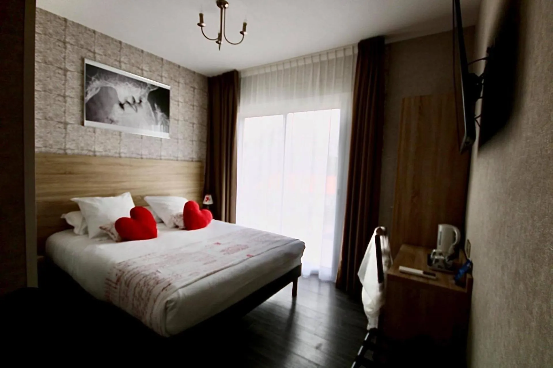 Bedroom, Bed in The Originals Boutique, Hôtel Lakeside, Biscarrosse , Lac