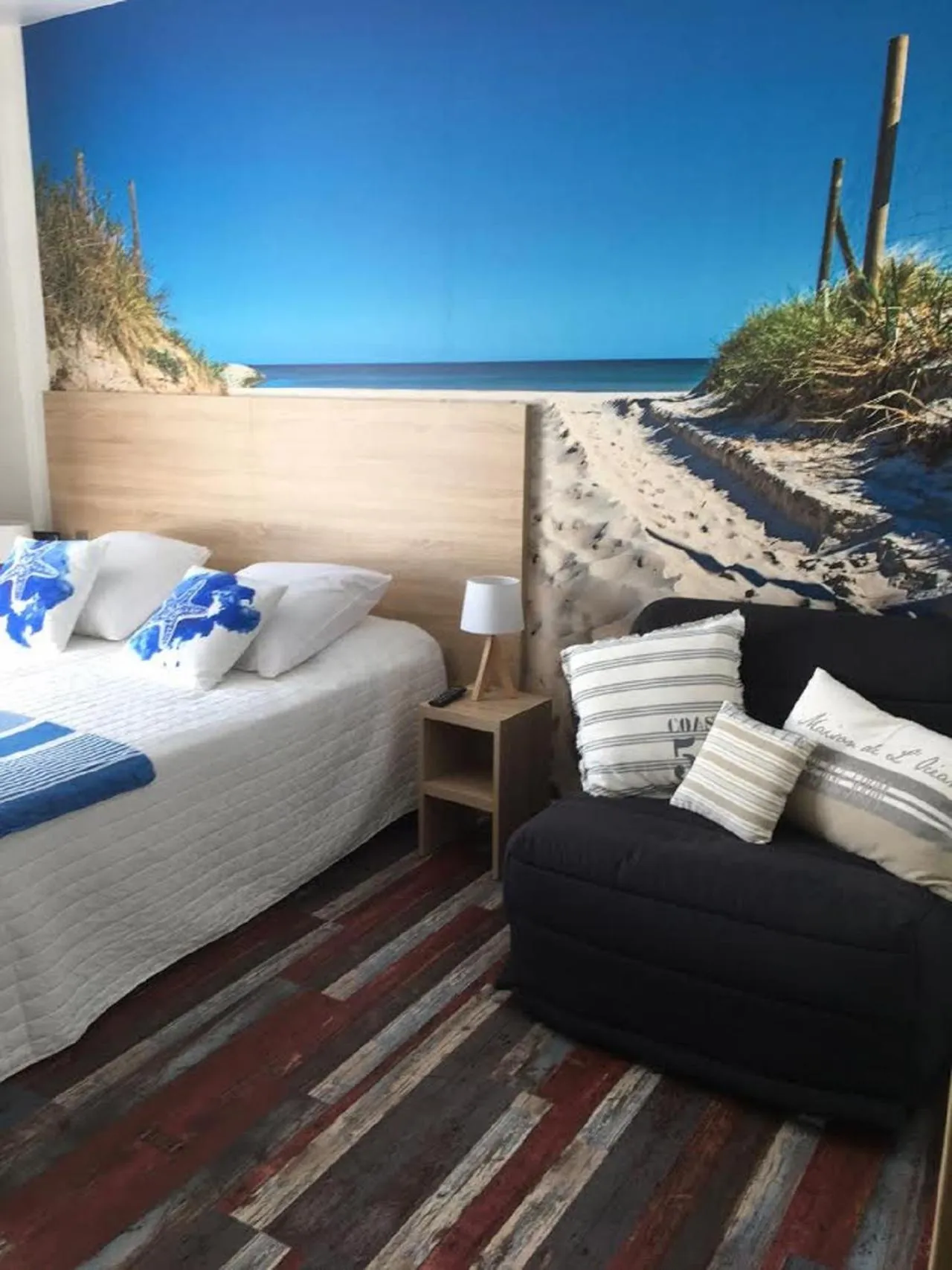 Bedroom, Bed in The Originals Boutique, Hôtel Lakeside, Biscarrosse , Lac