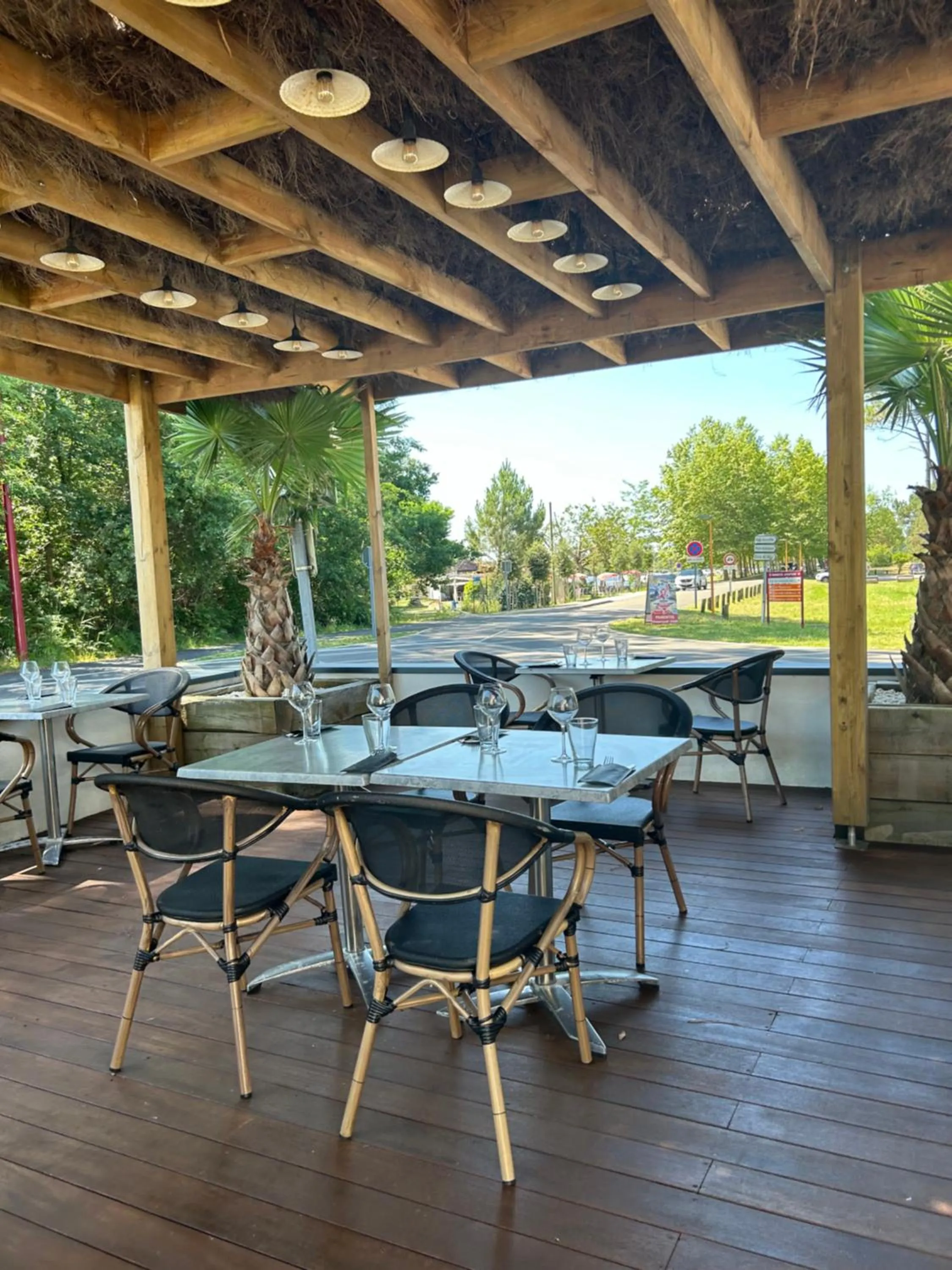 Balcony/Terrace in The Originals Boutique, Hôtel Lakeside, Biscarrosse , Lac