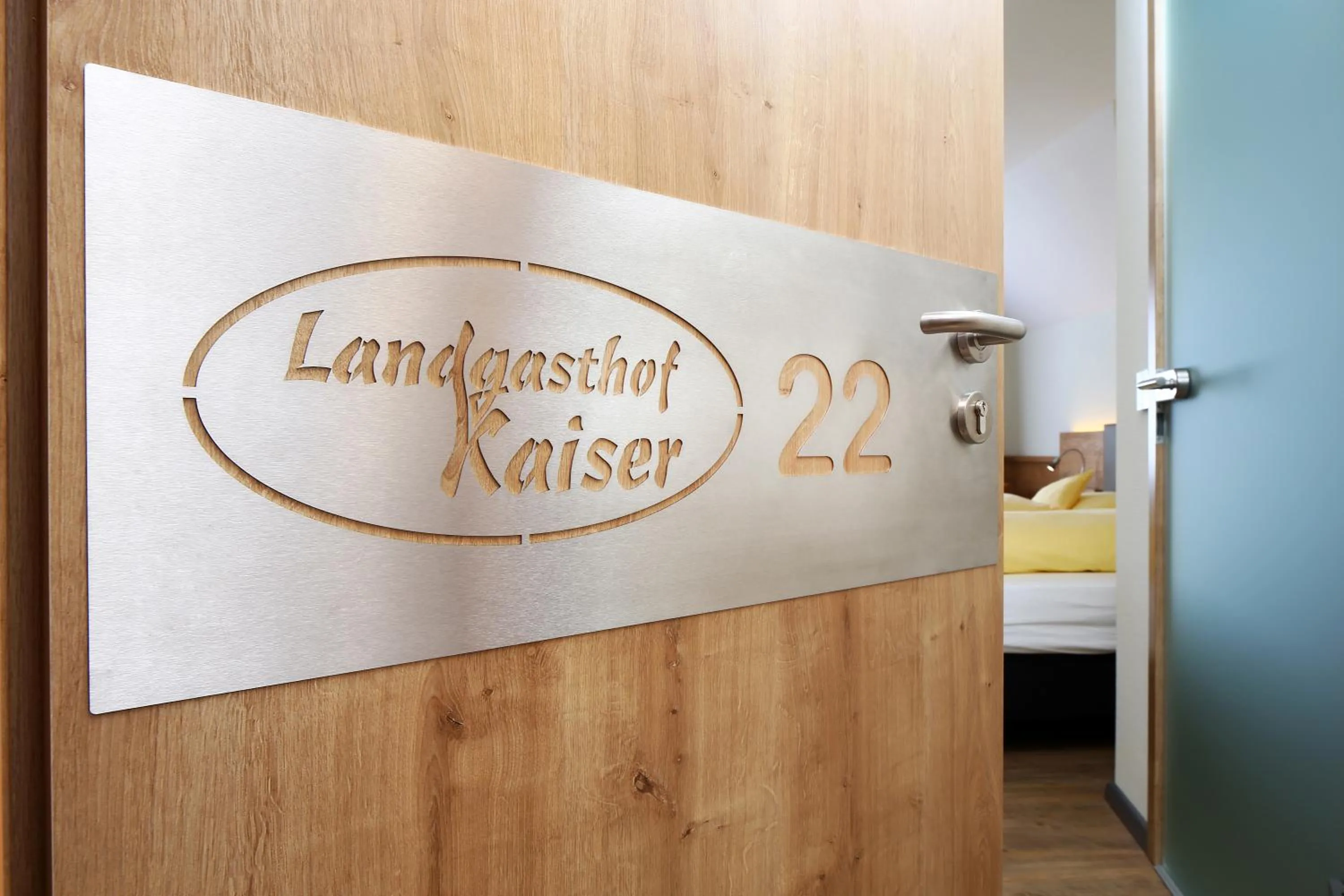 Text overlay in Landgasthof Kaiser