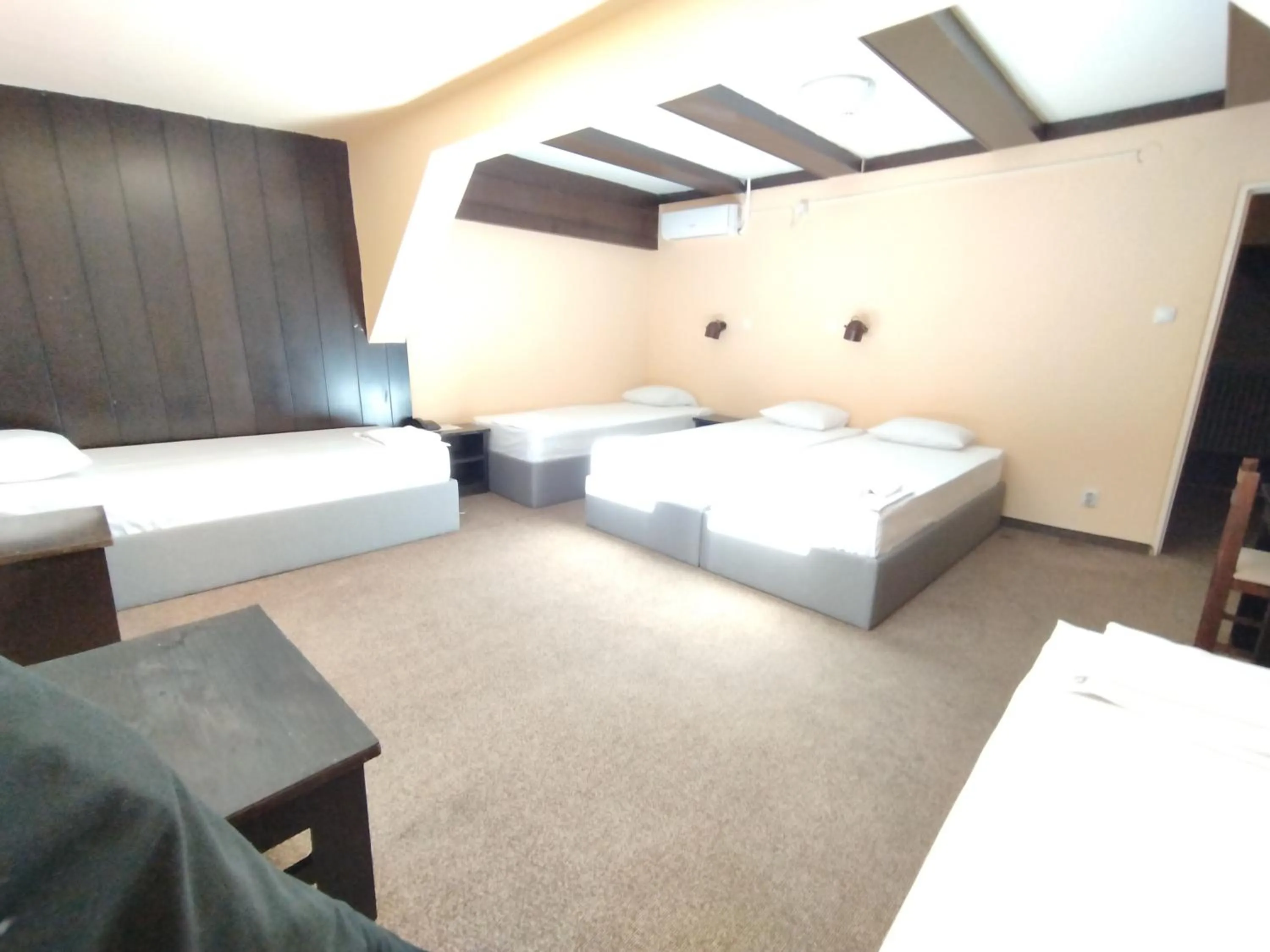 Bedroom, Bed in Hotel Vojvodina