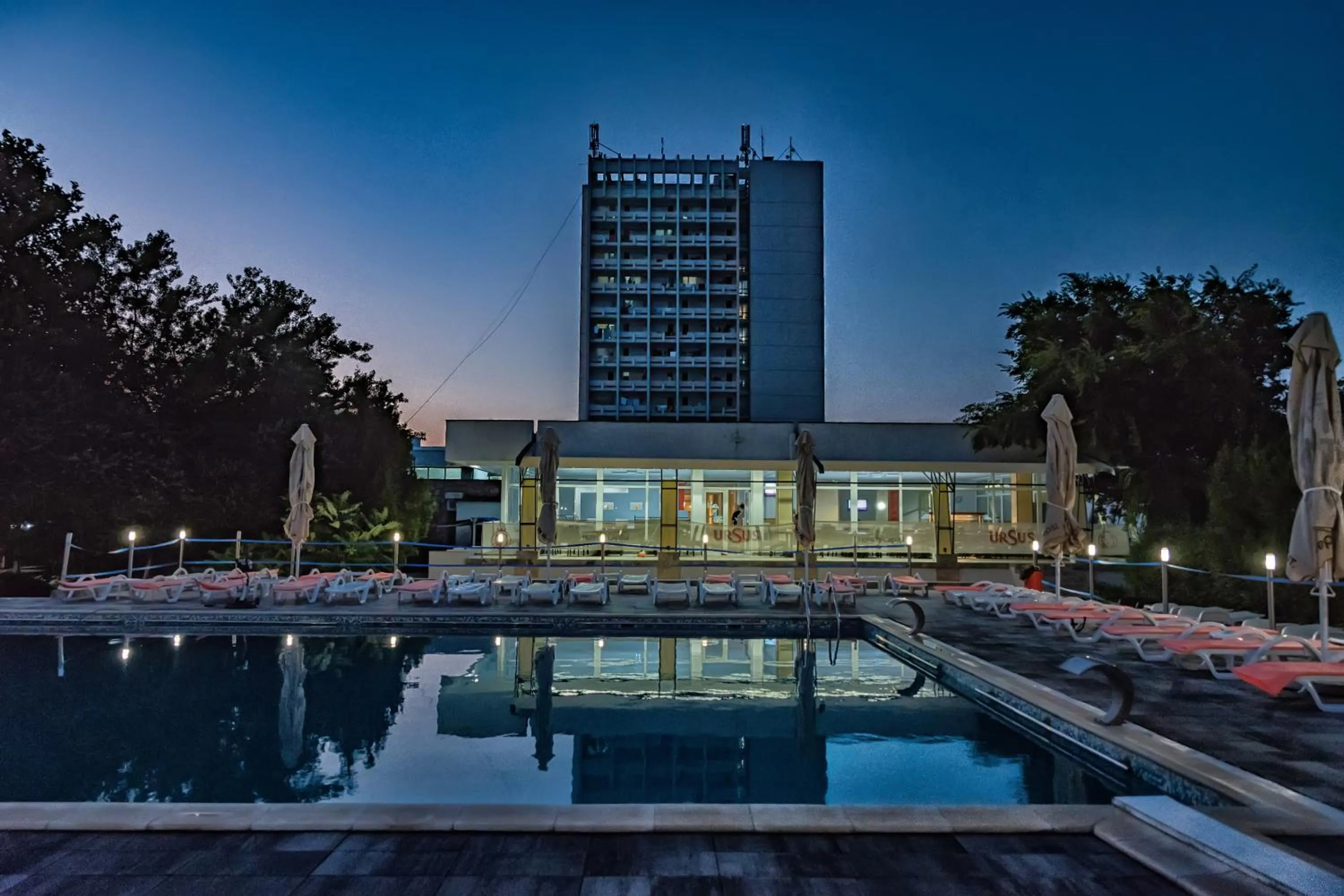 Swimming pool in Hotel Capitol
