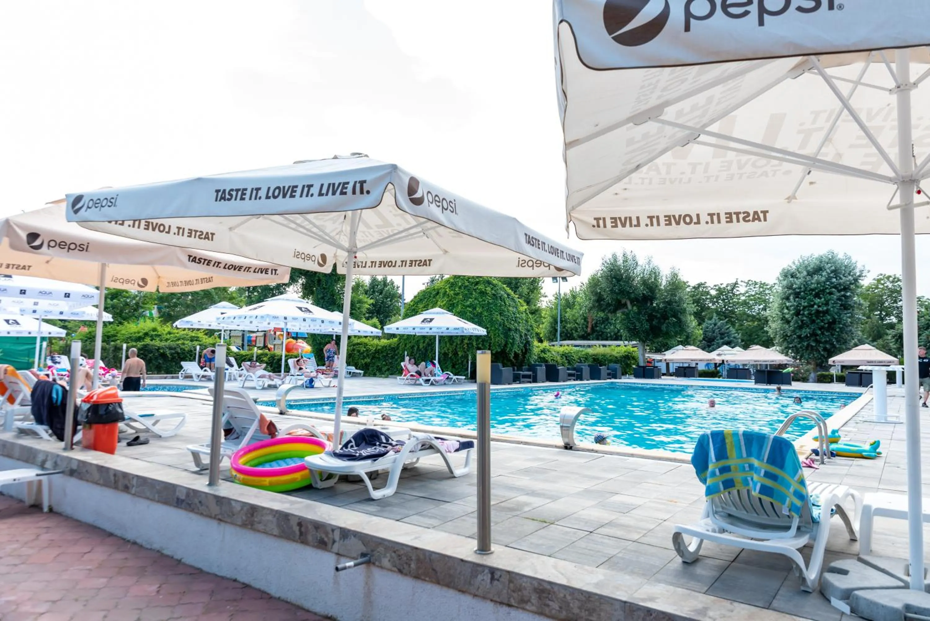 Swimming pool in Hotel Capitol
