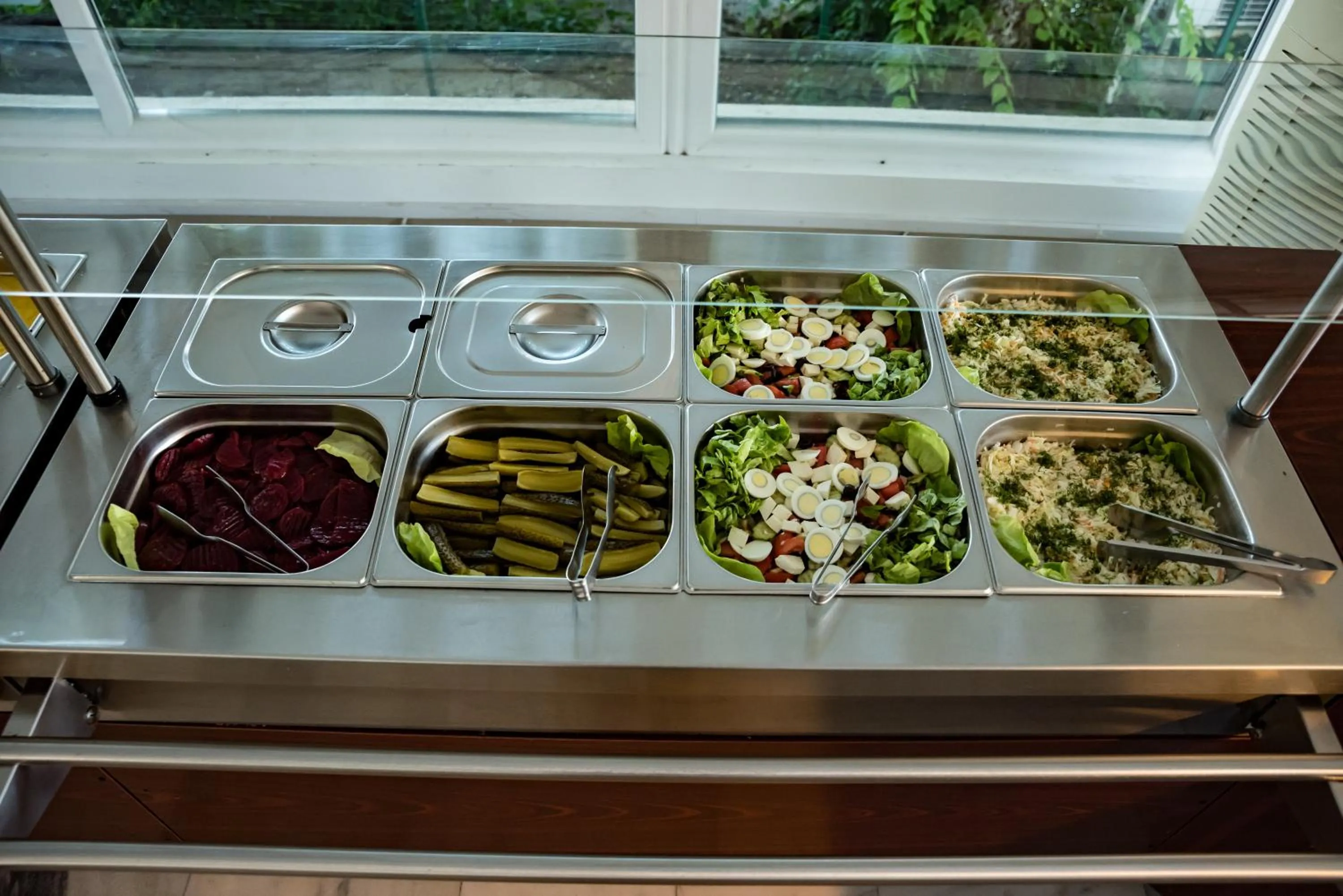 Restaurant/places to eat in Hotel Capitol