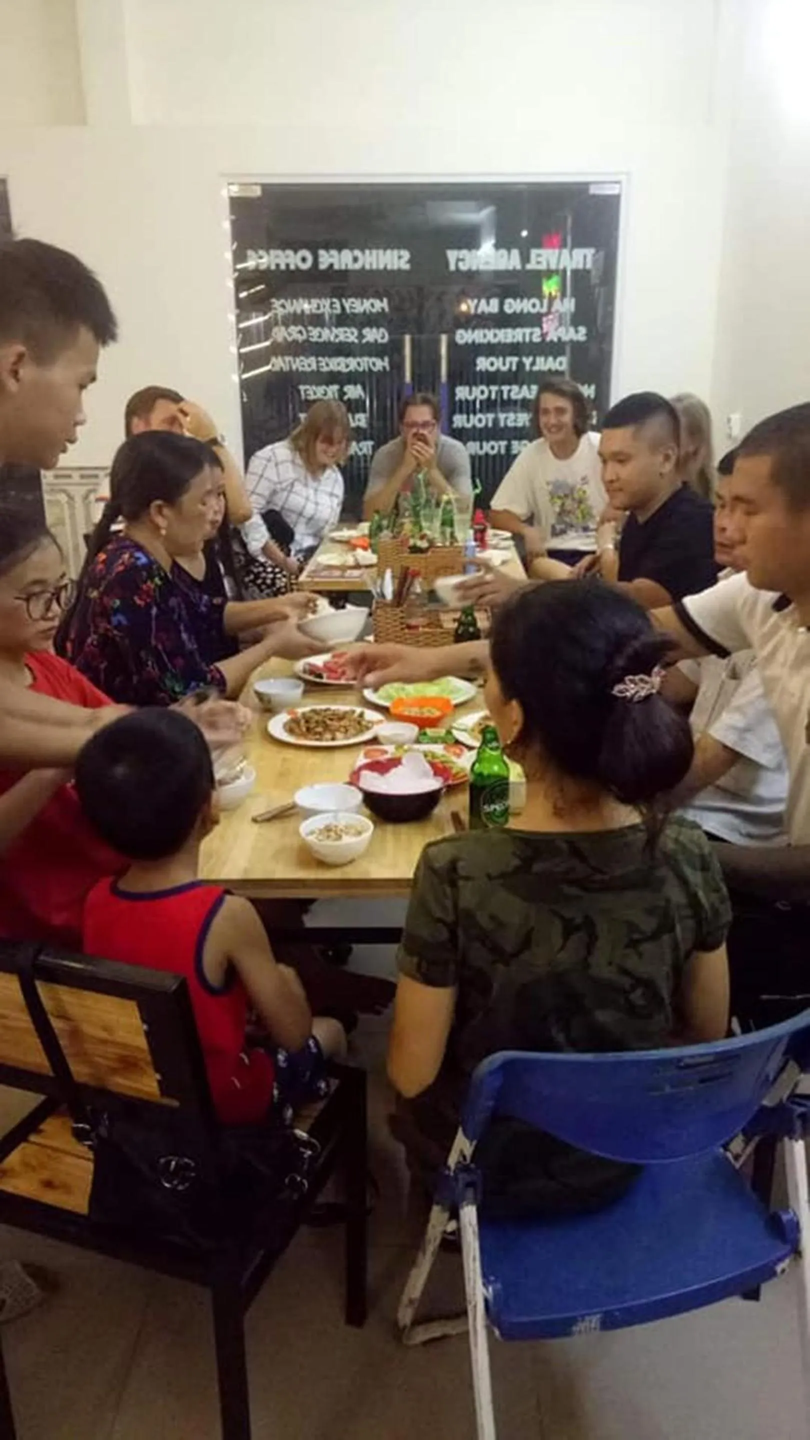 Restaurant/places to eat in Coffe House Homestay