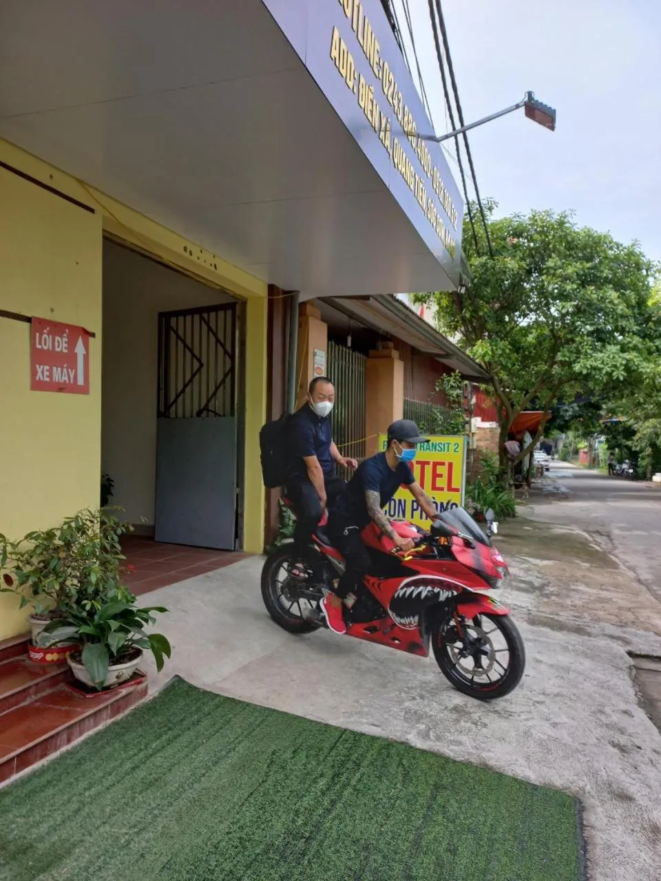 Facade/entrance in Coffe House Homestay