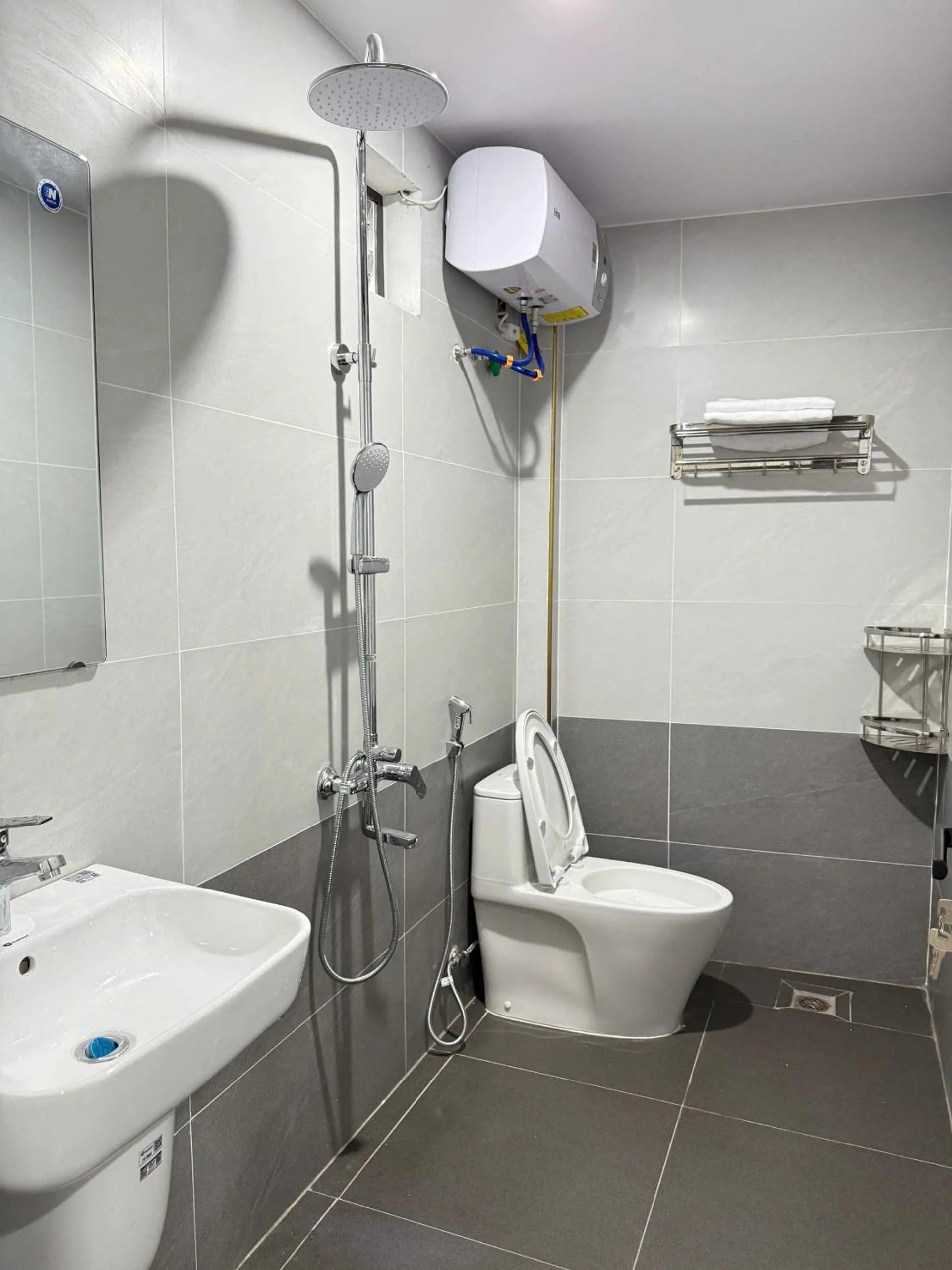 Toilet in Family Transit 2 Hotel