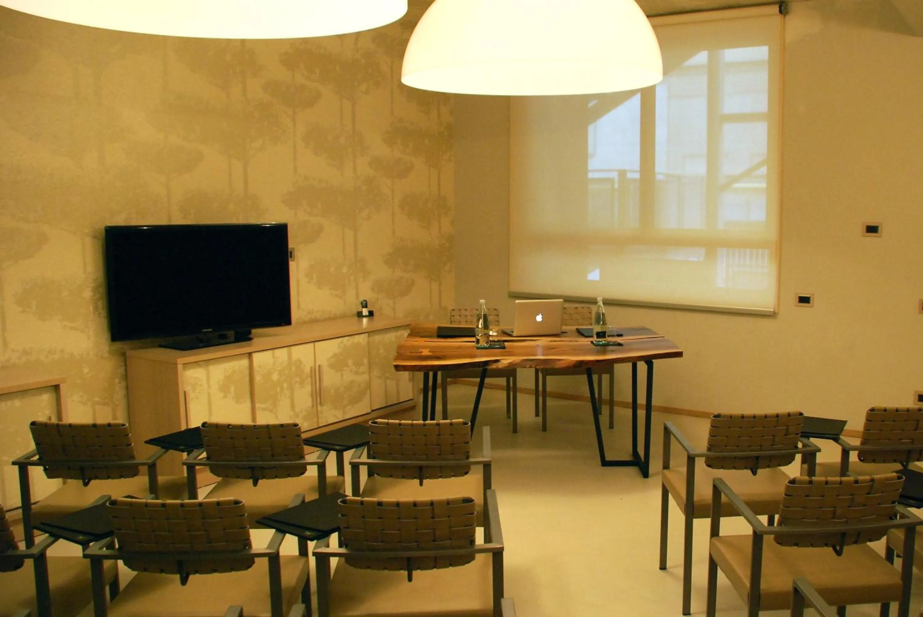 Business facilities in Nu Hotel