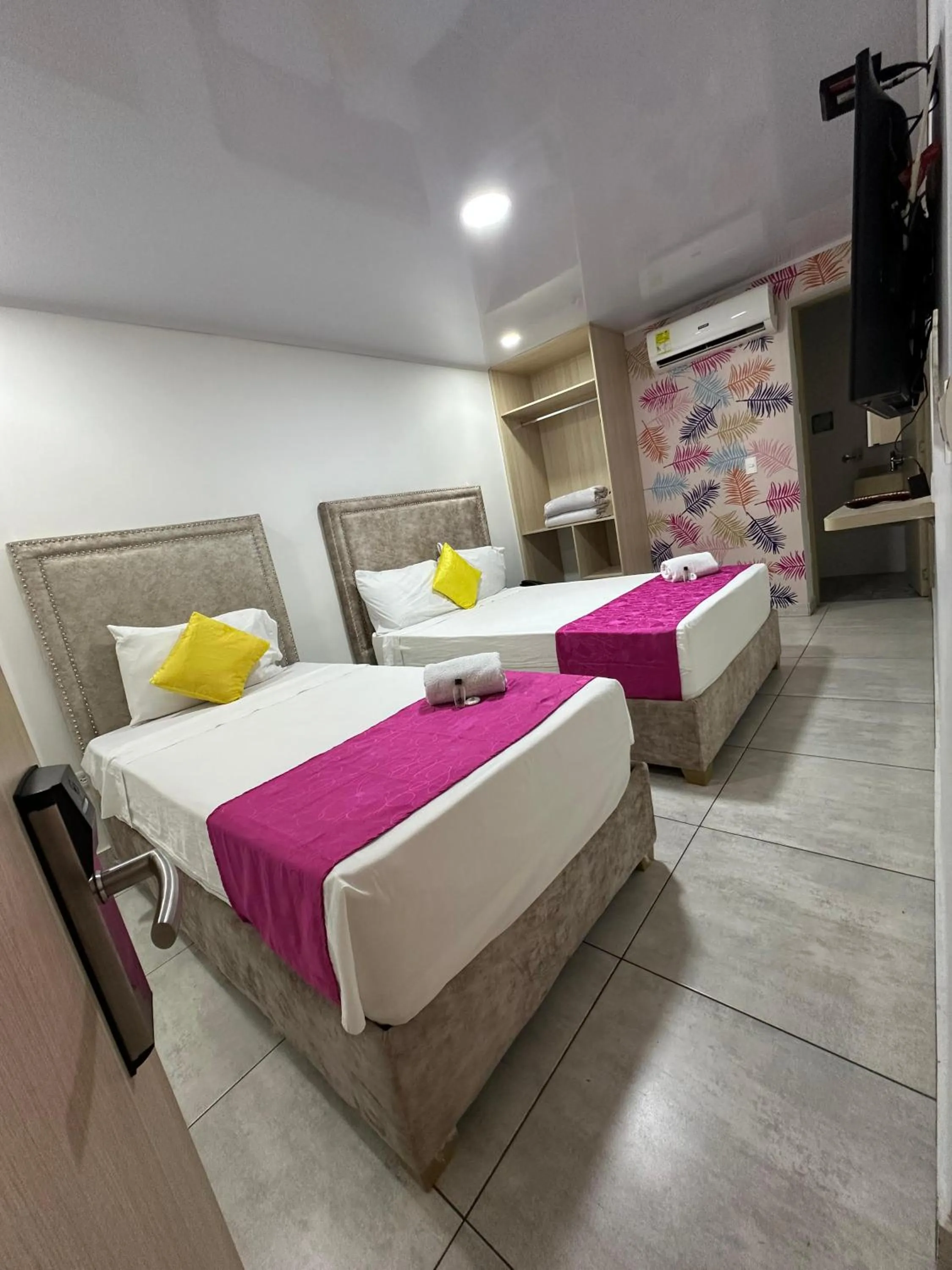 Bed in Hotel Millenium Victoria Plaza