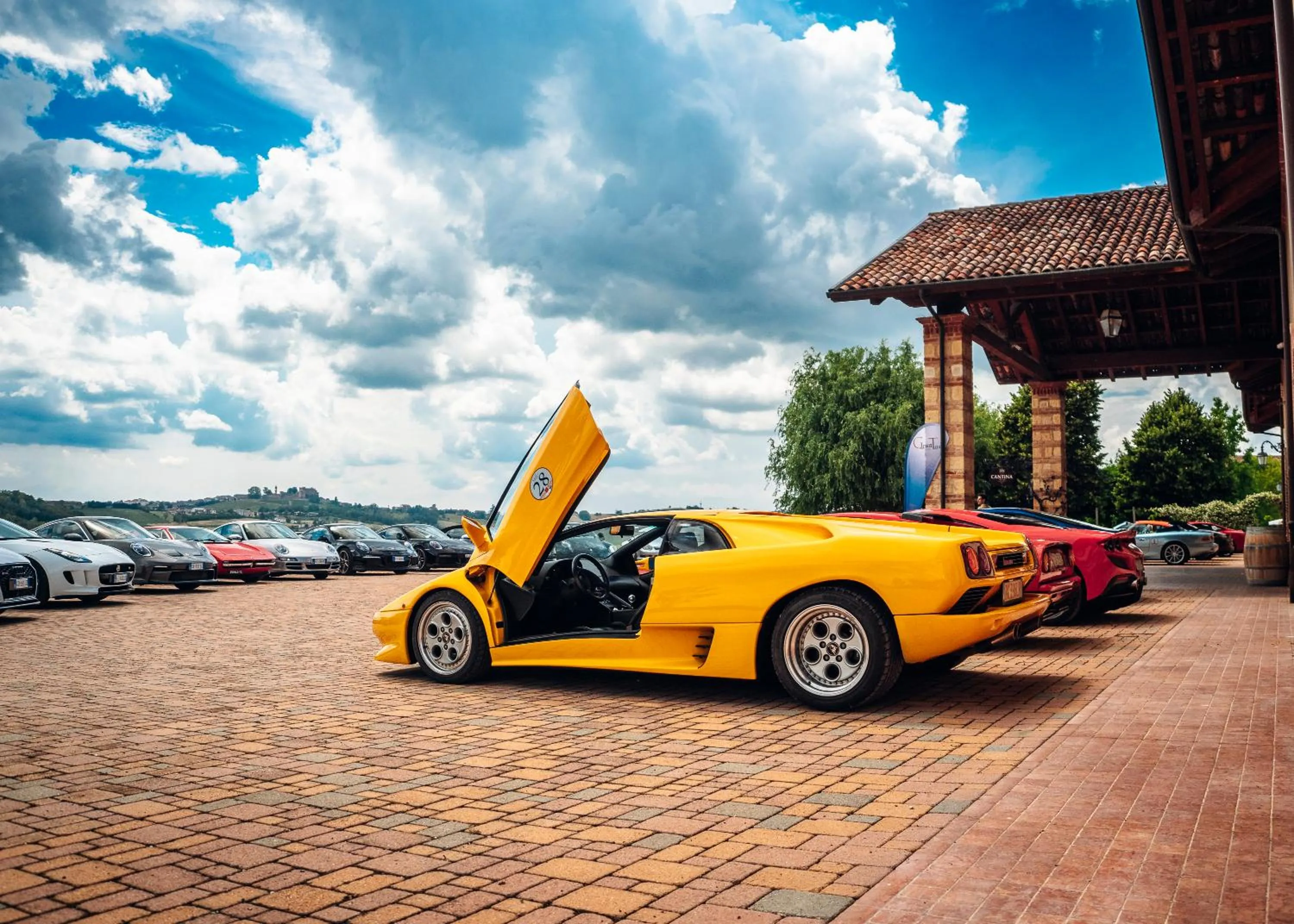 Parking in Tenuta Montemagno Relais & Wines