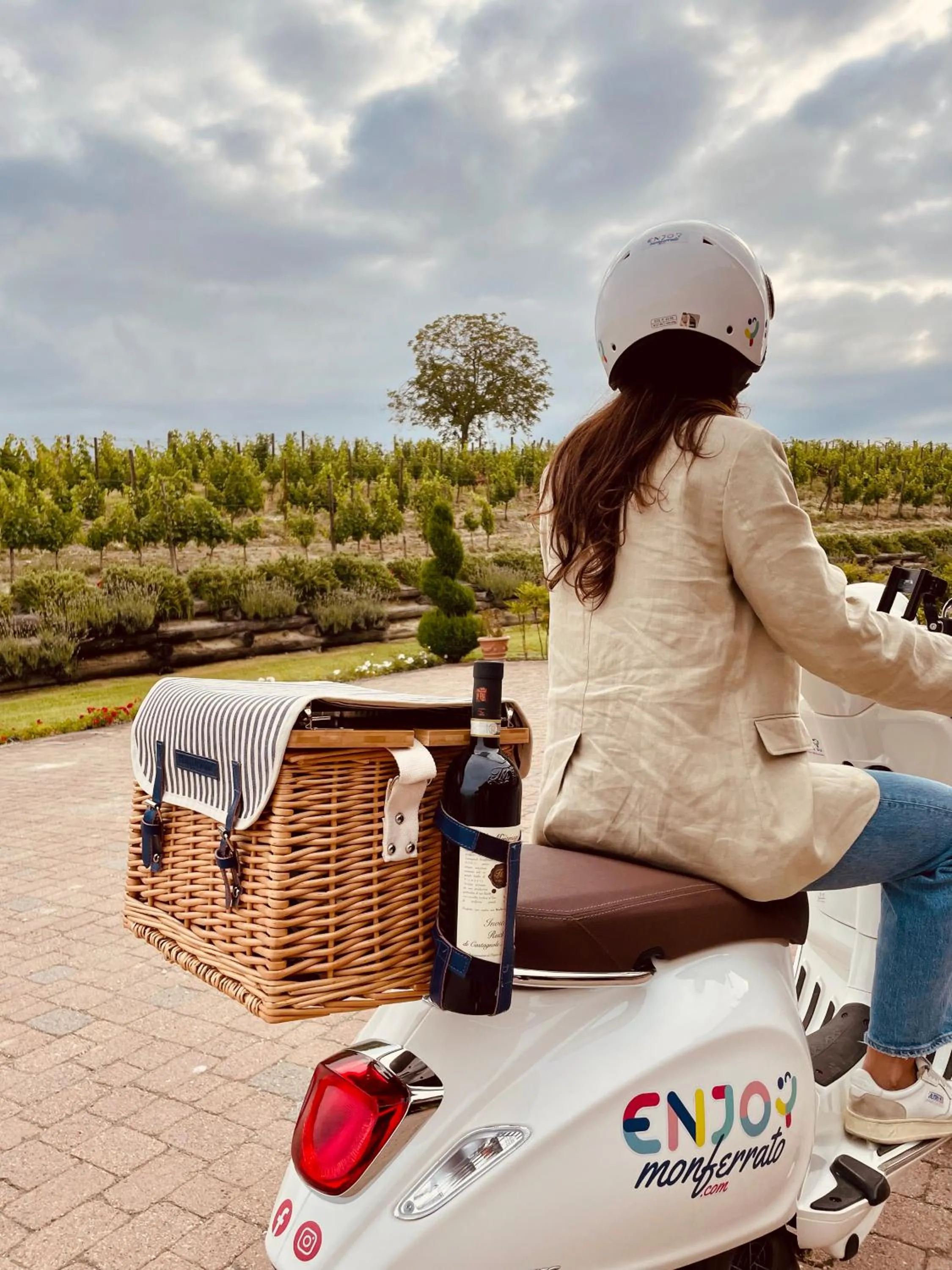 Hiking in Tenuta Montemagno Relais & Wines