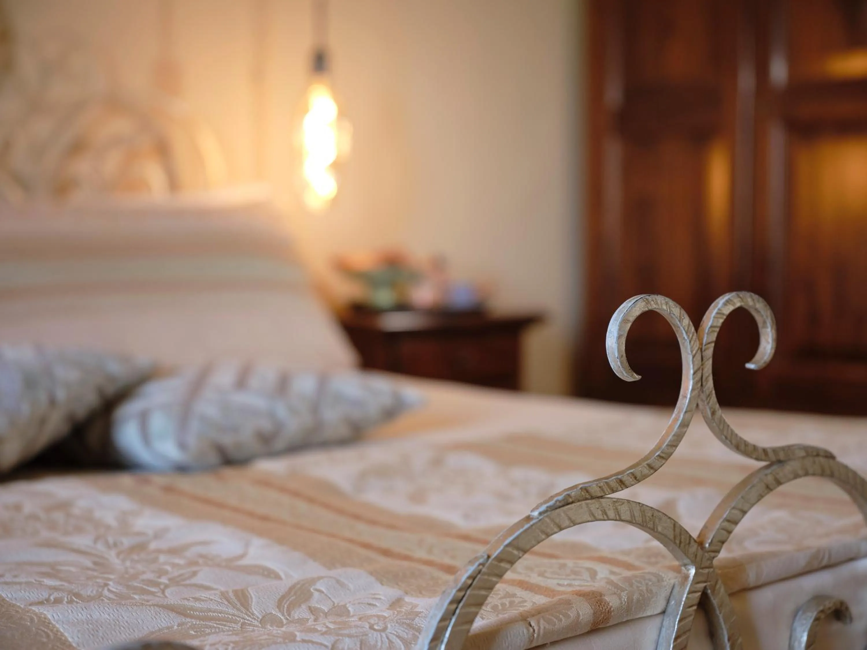 Bedroom, Bed in Tenuta Montemagno Relais & Wines