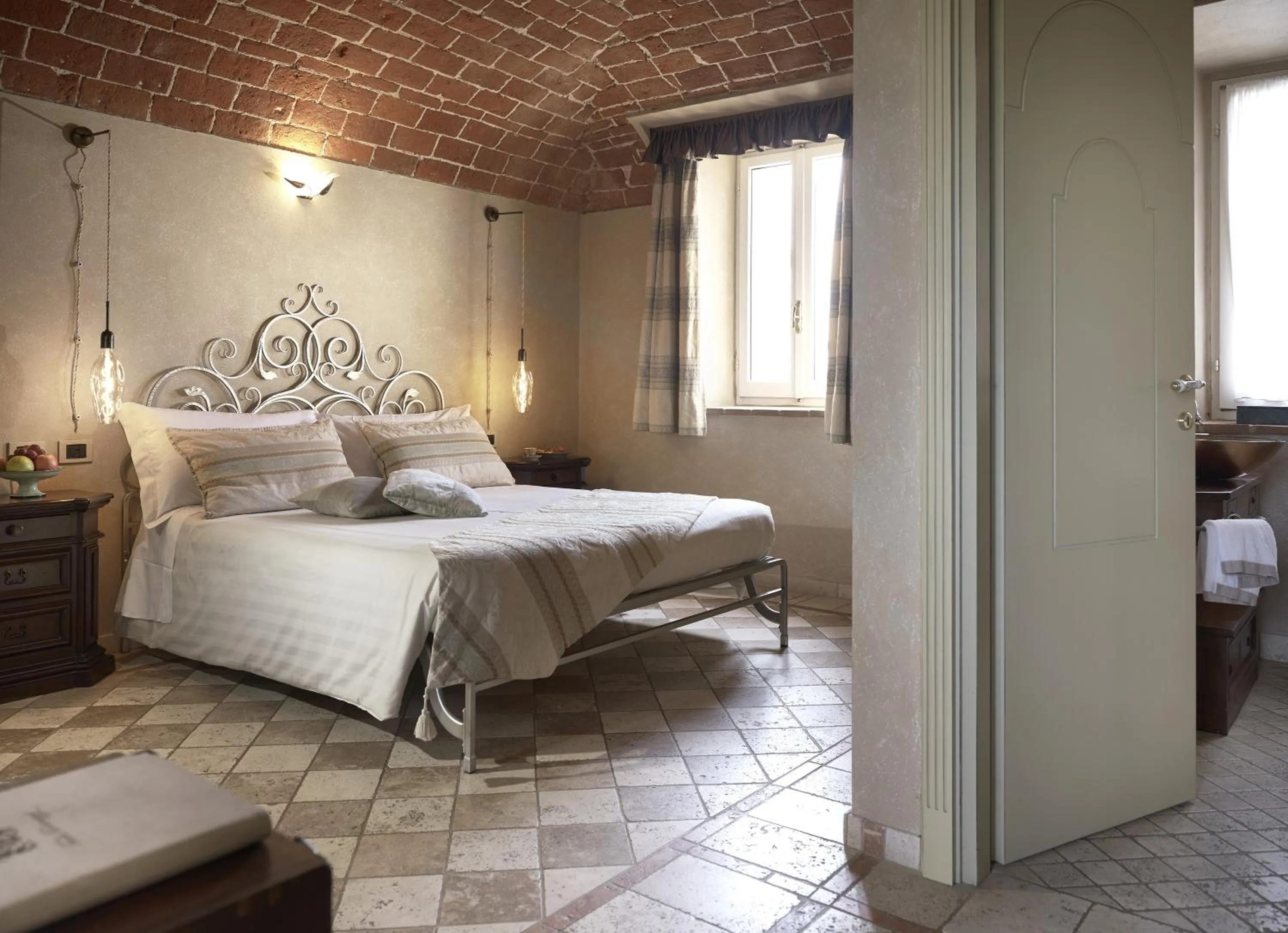 Bedroom, Bed in Tenuta Montemagno Relais & Wines