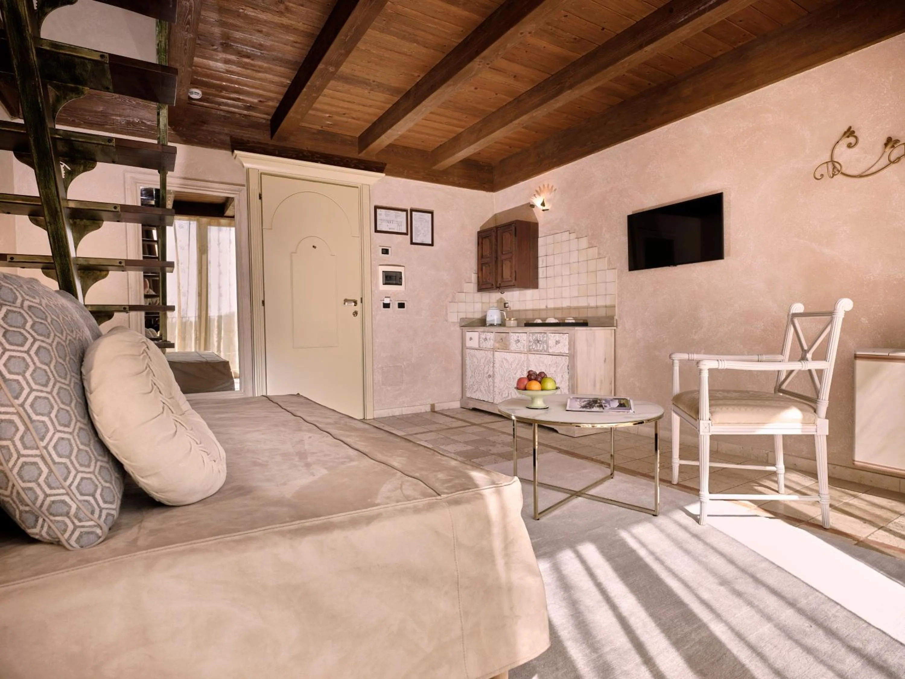 TV and multimedia in Tenuta Montemagno Relais & Wines