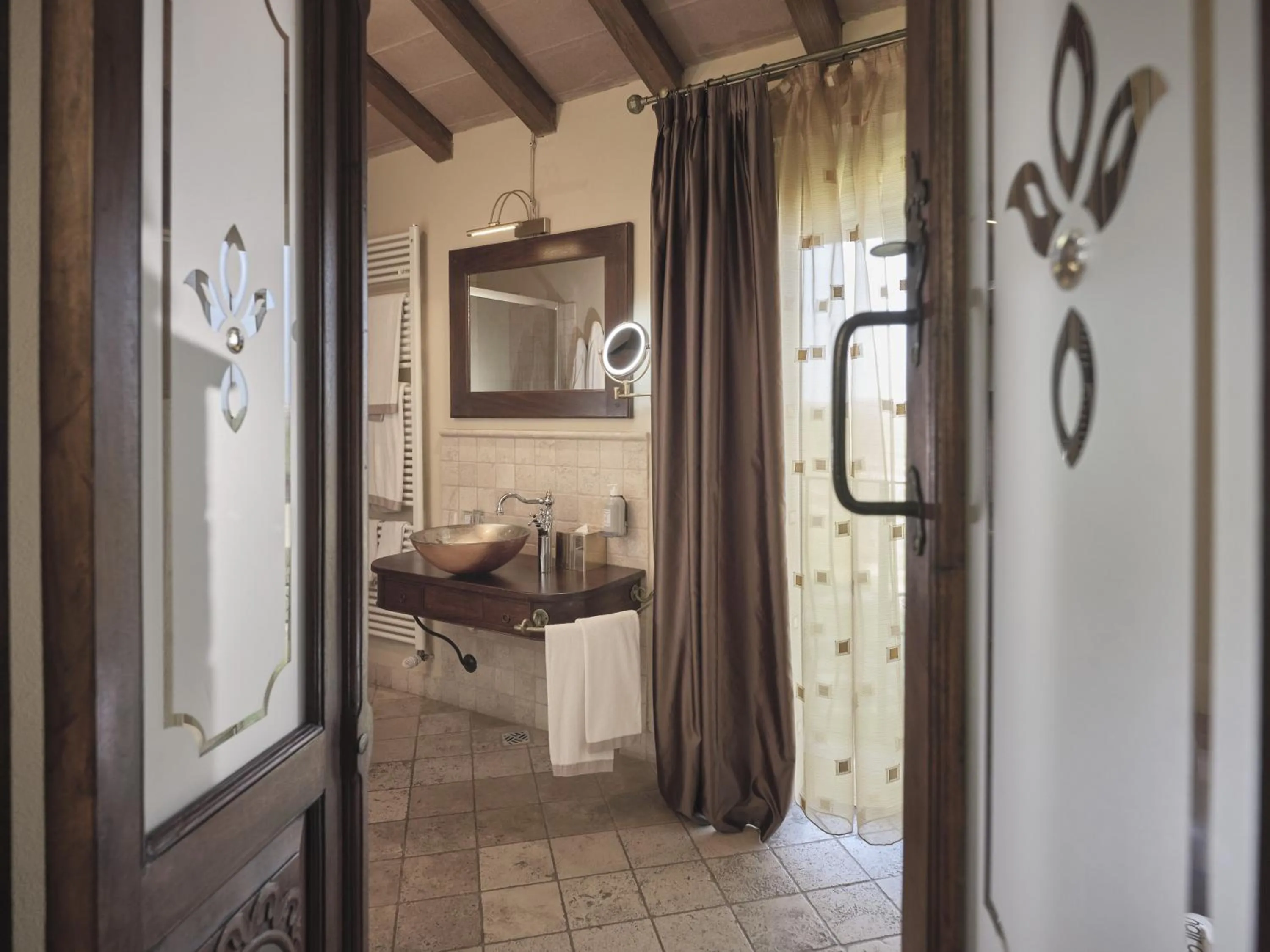 Bathroom in Tenuta Montemagno Relais & Wines