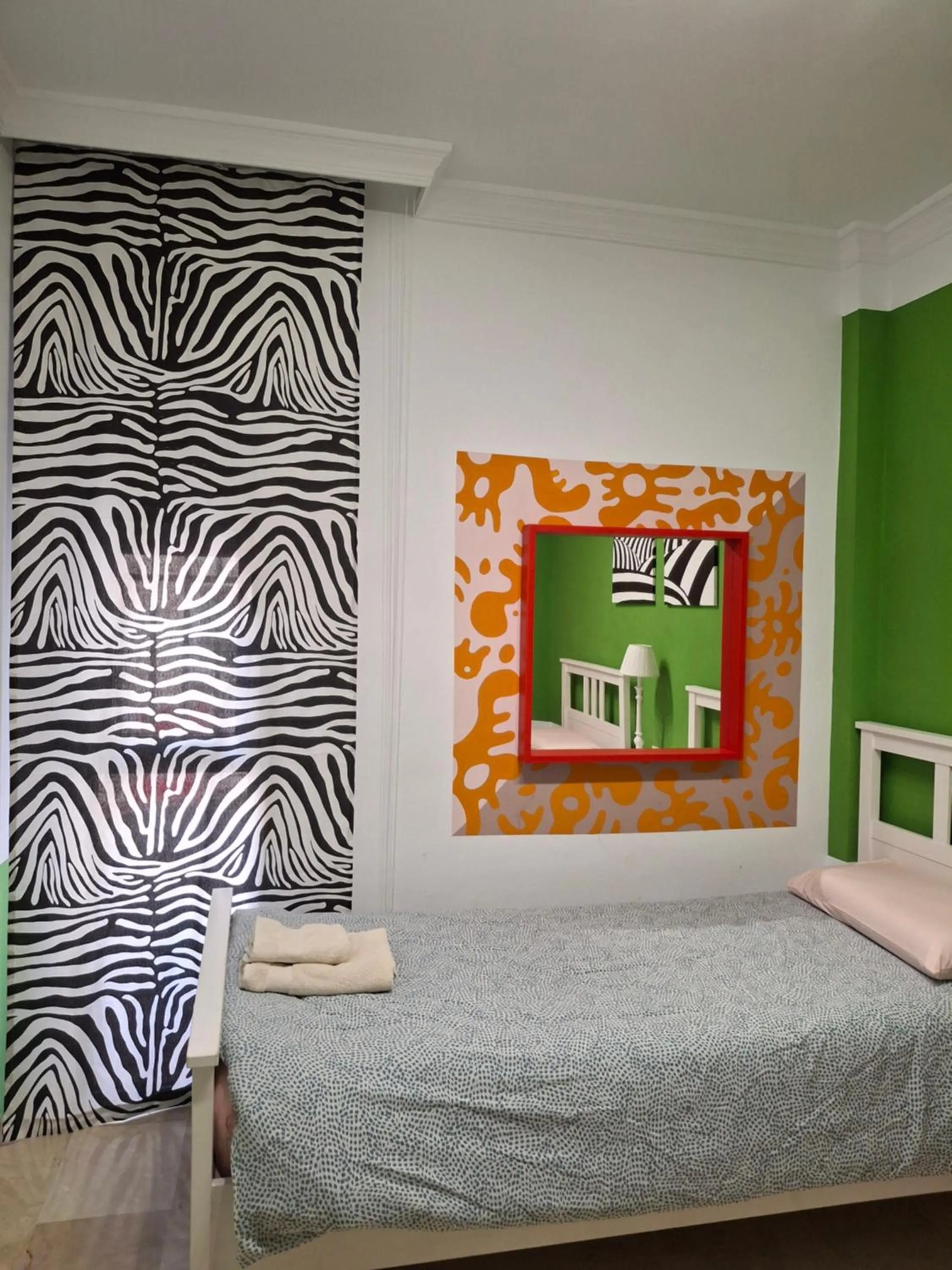 Bed in ELENA Flat Malaga Center