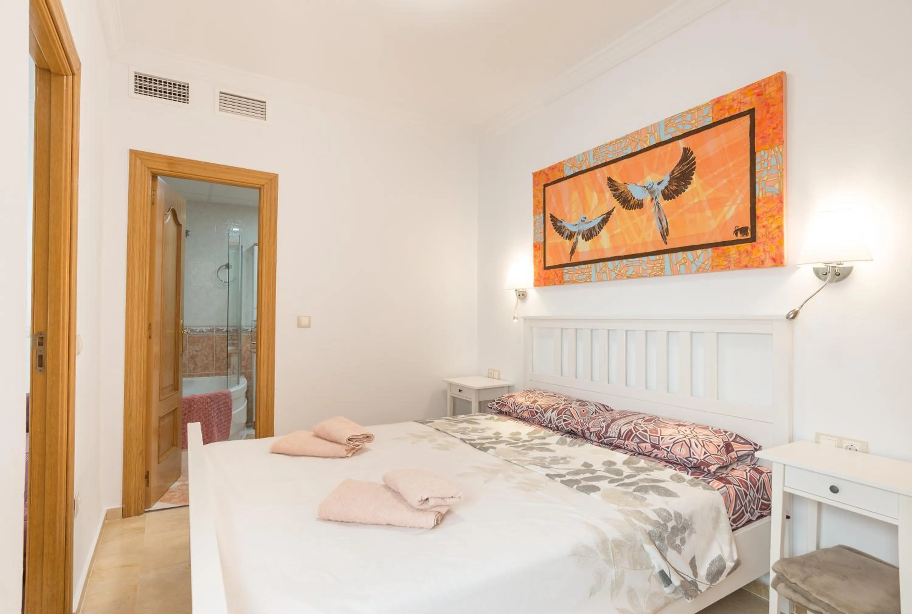Bed in ELENA Flat Malaga Center