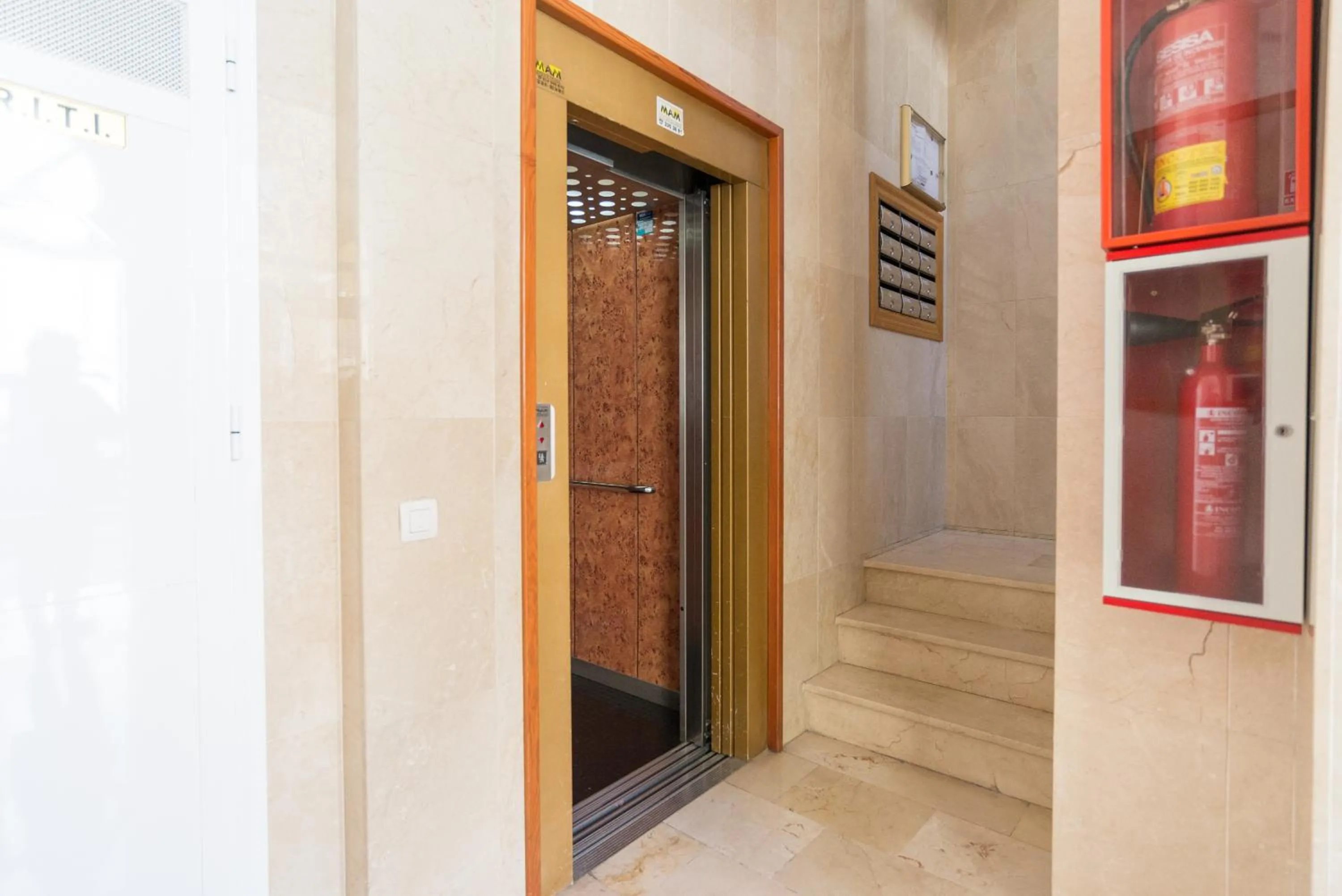 Area and facilities in ELENA Flat Malaga Center