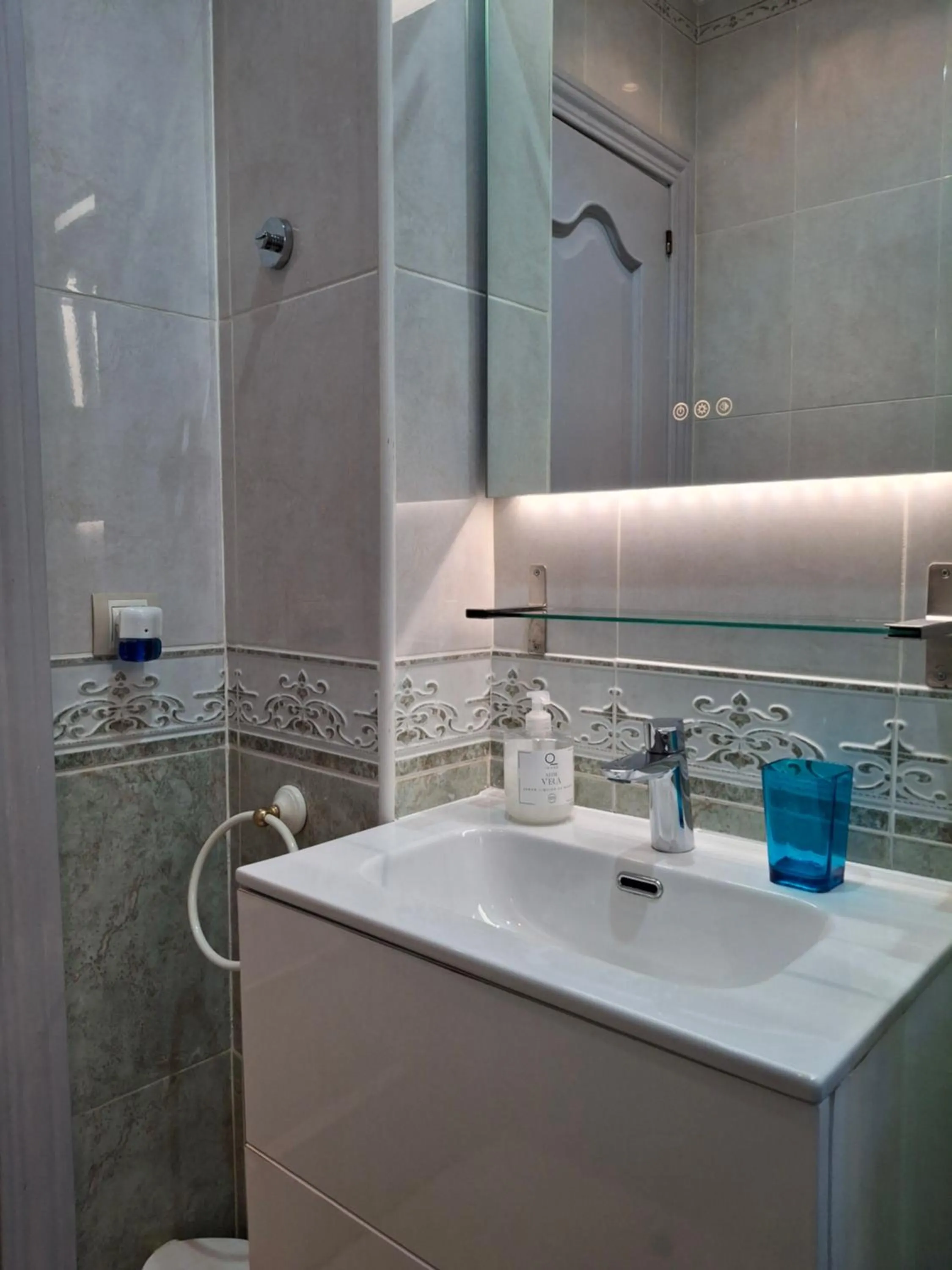 Bathroom in ELENA Flat Malaga Center