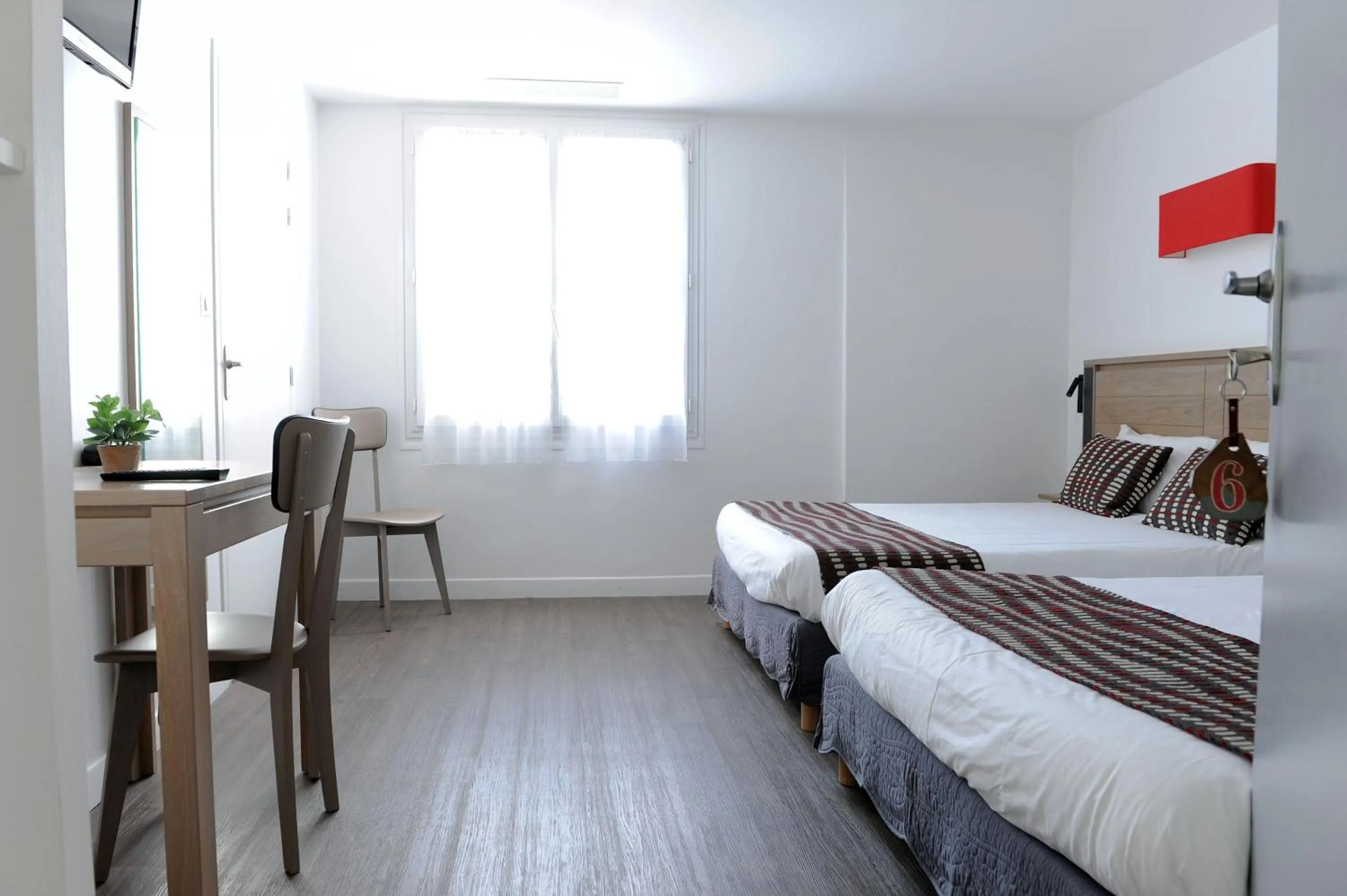 Bedroom, Bed in Manexenea