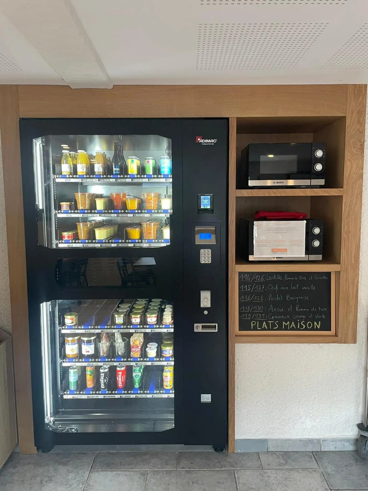 vending machine in Manexenea