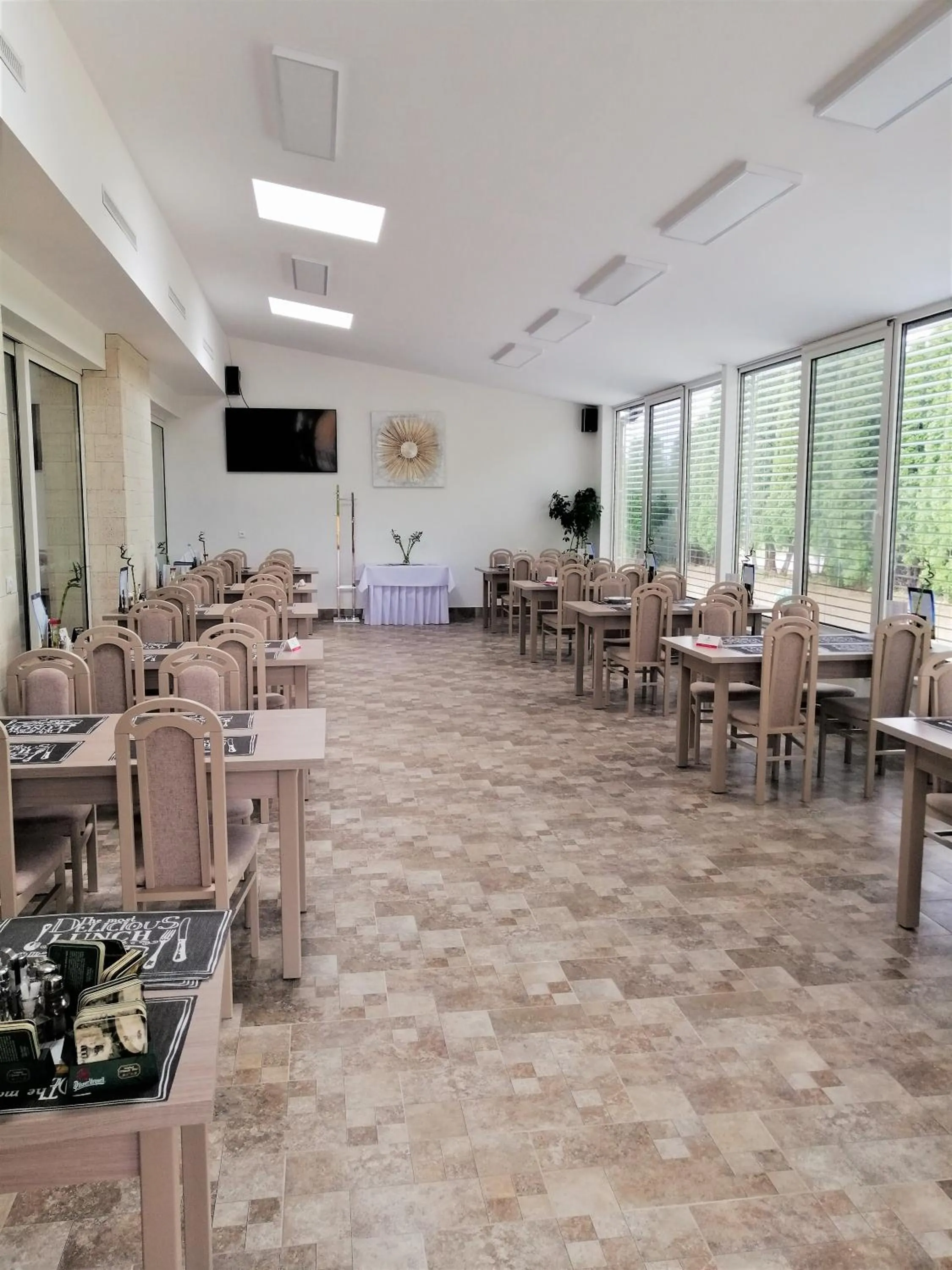 Restaurant/places to eat in Penzion Adriana