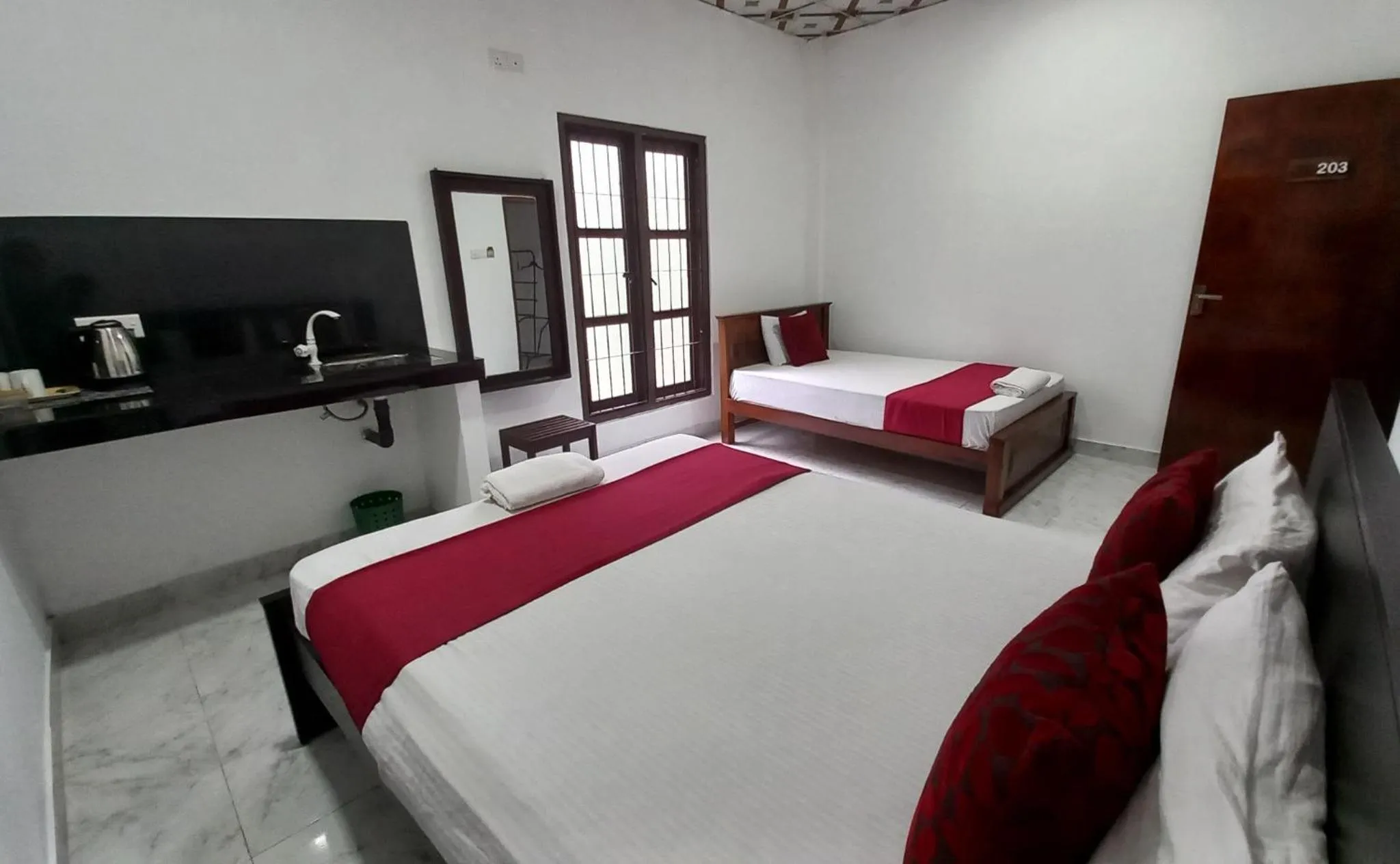 Airport Pearl Garden Transit Hotel