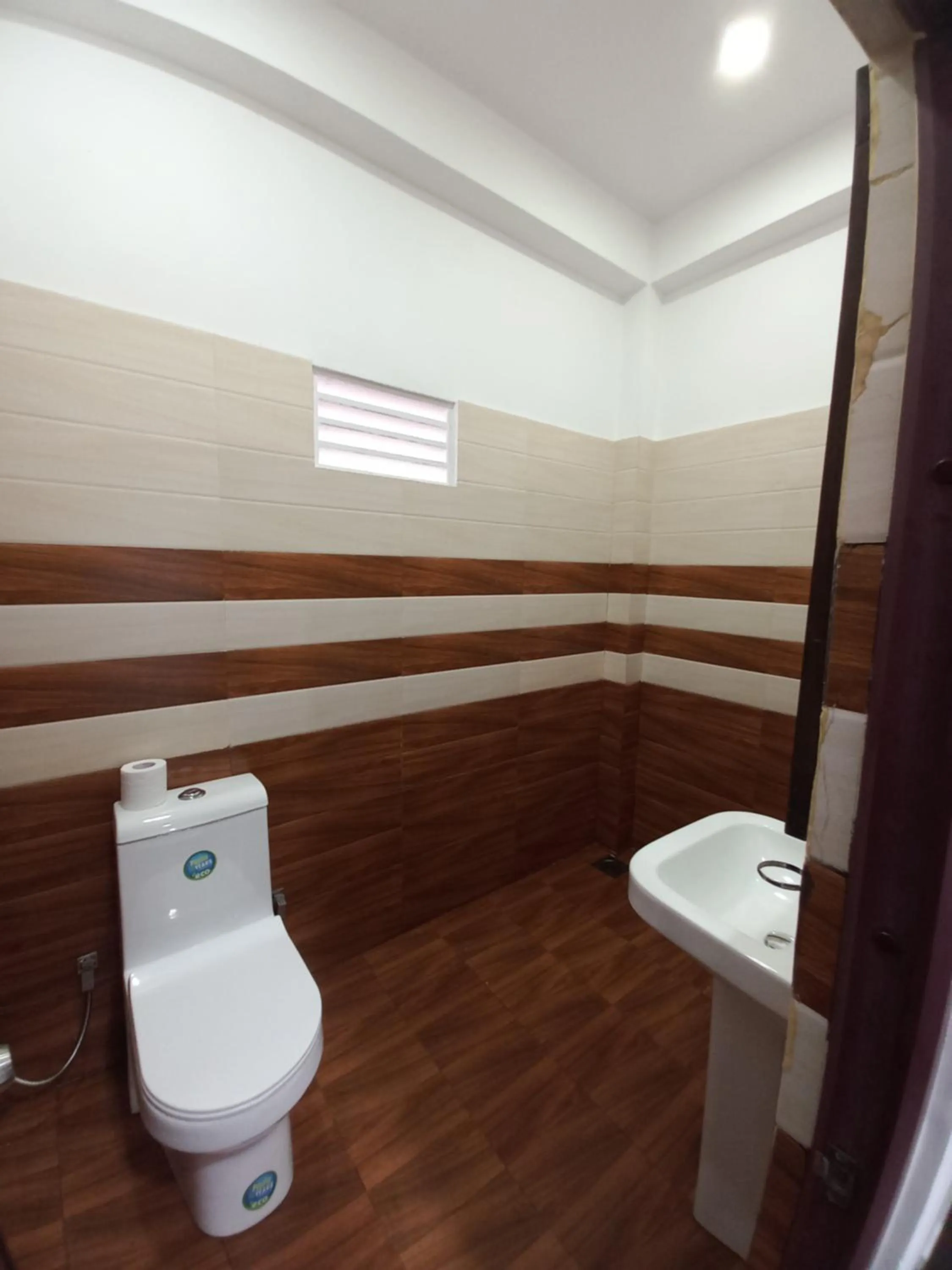 Bathroom in Airport Pearl Garden Transit Hotel