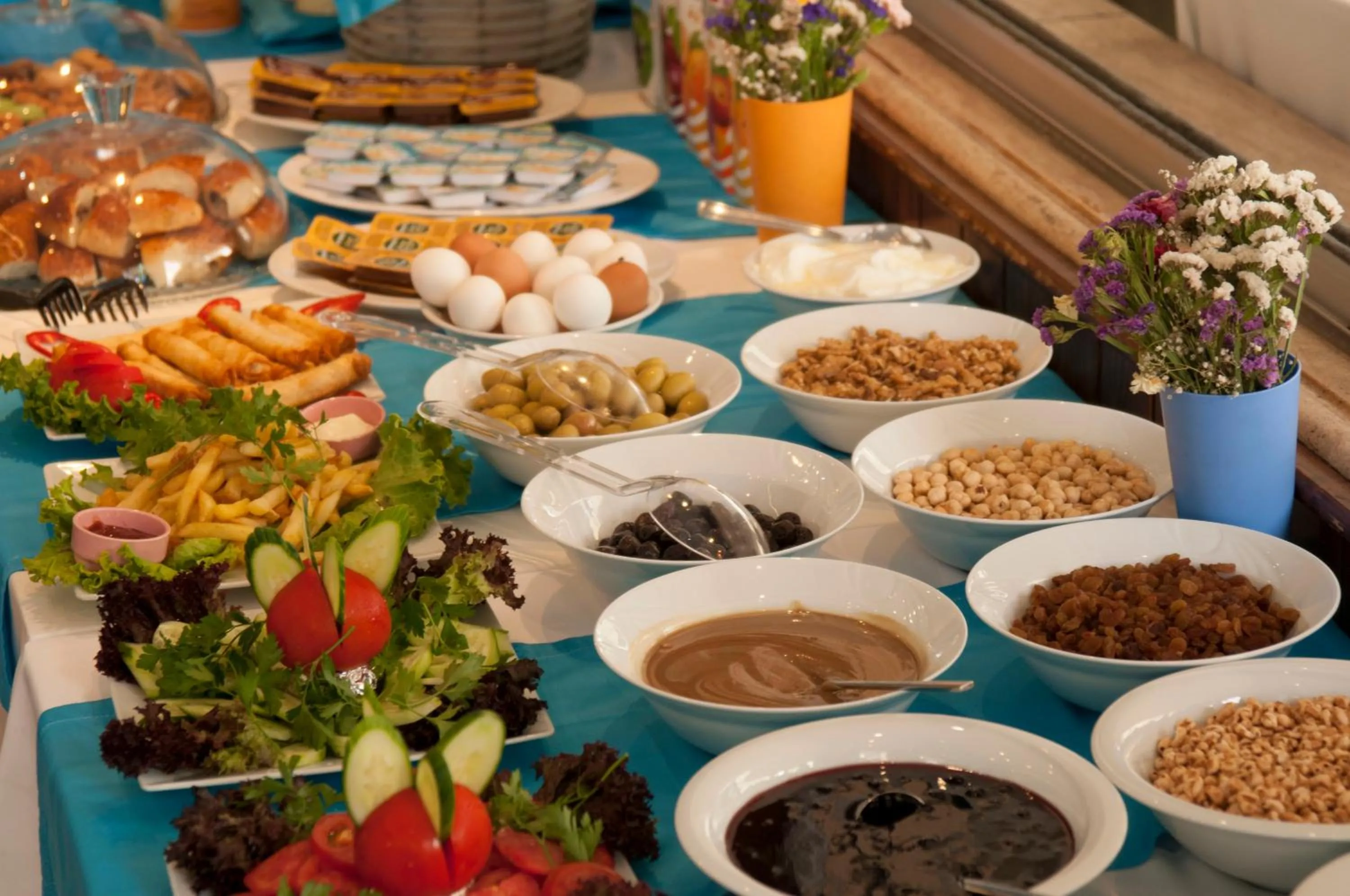 Food and drinks in Akbiyik Suite Boutique Hotel