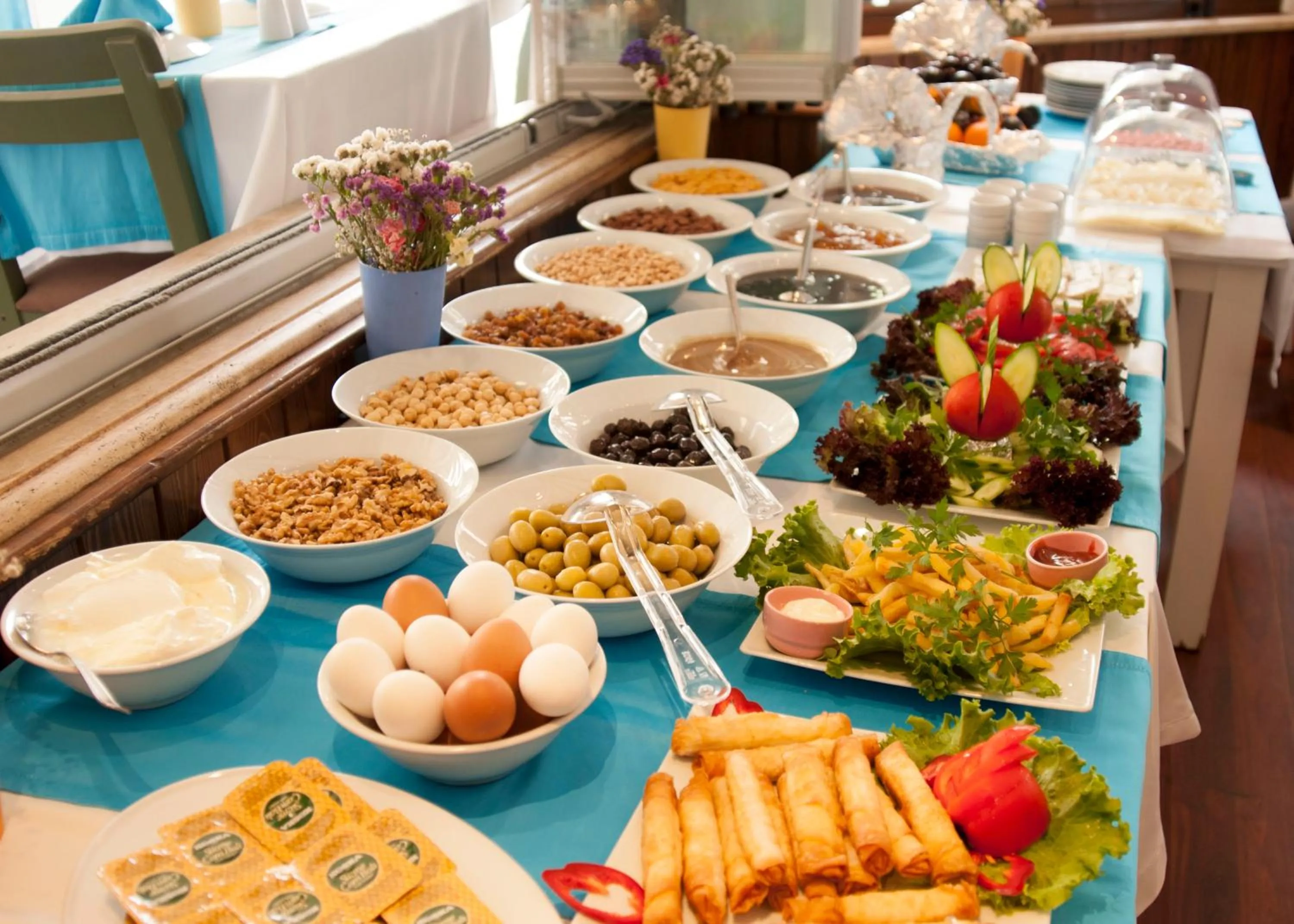 Food and drinks in Akbiyik Suite Boutique Hotel