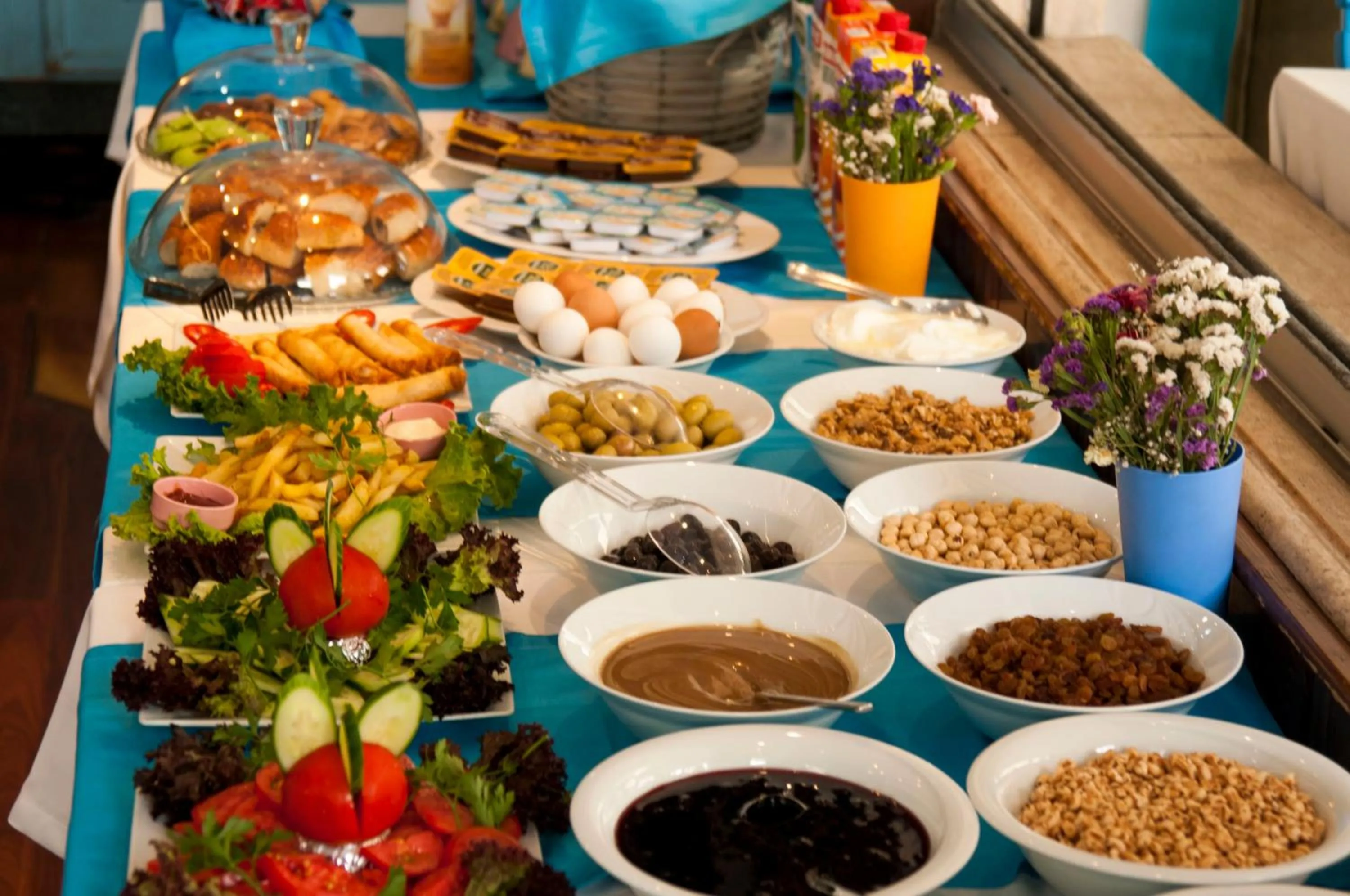 Food and drinks in Akbiyik Suite Boutique Hotel