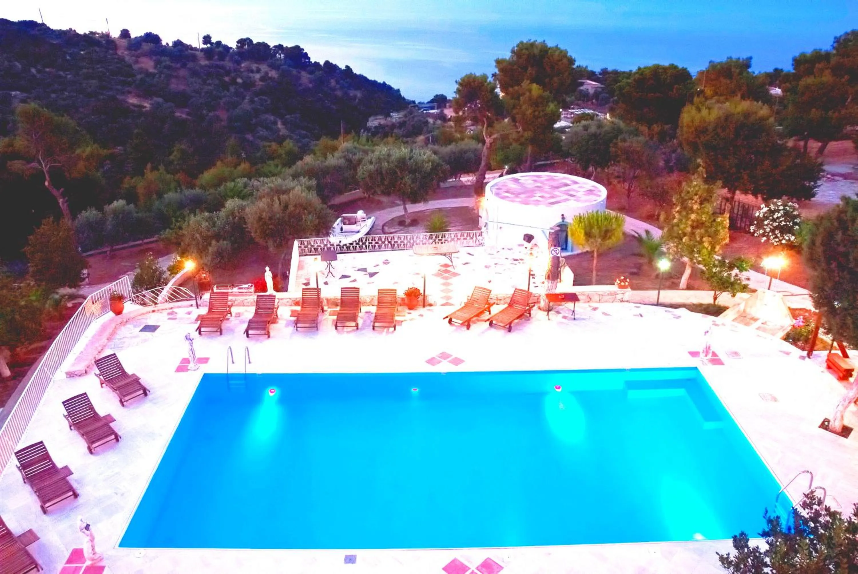 Swimming pool in Villa Agnanti Boutique