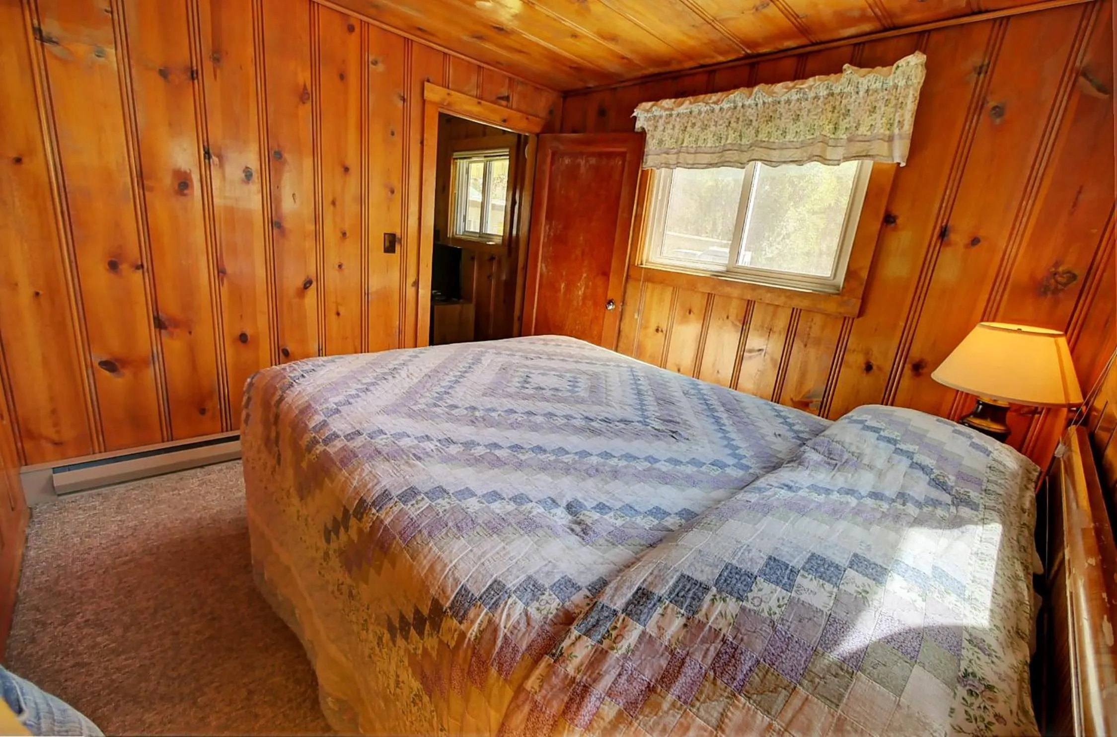 Bed in Idle A While Cabins