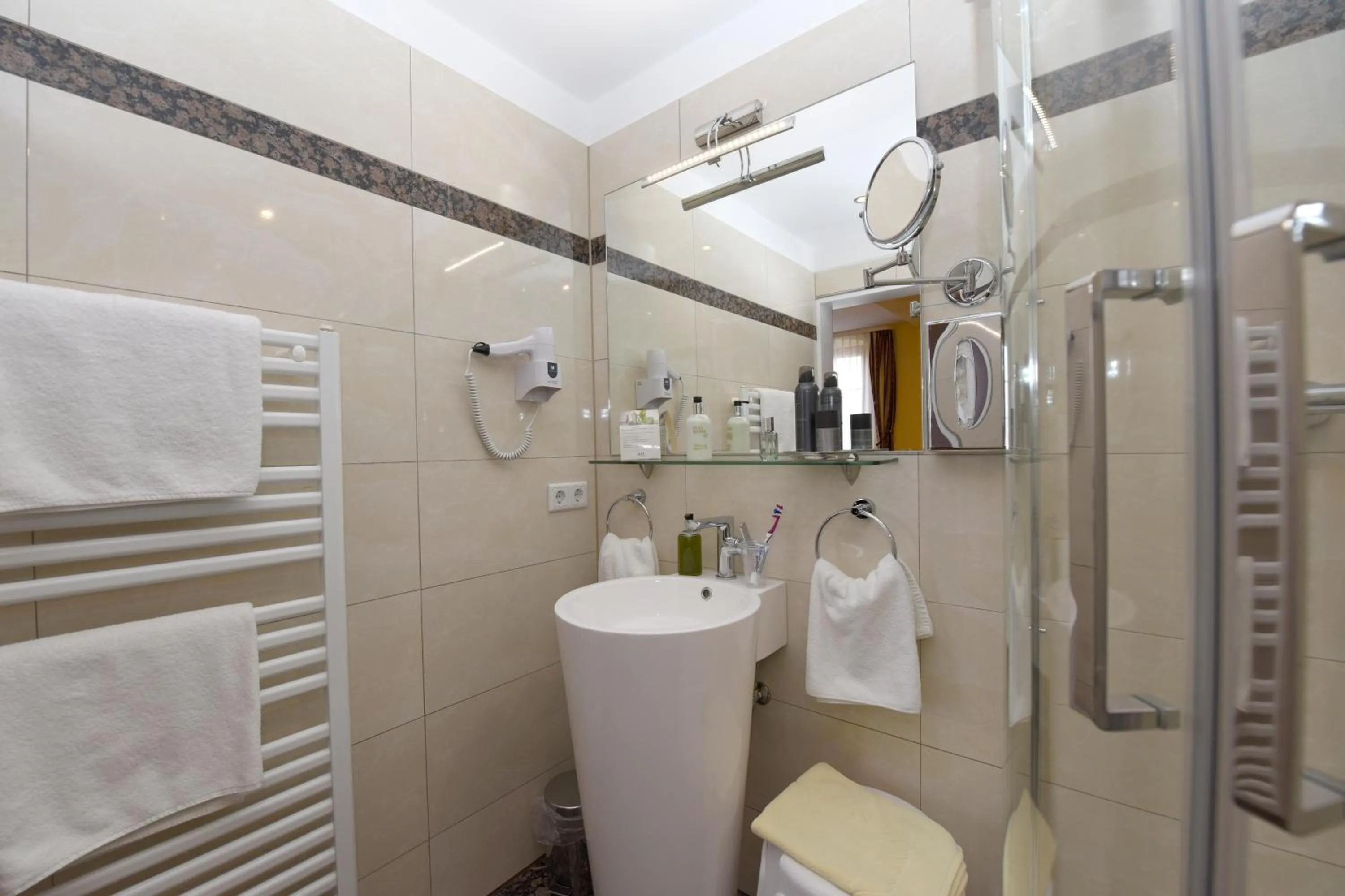 Bathroom in Hotel Freihof