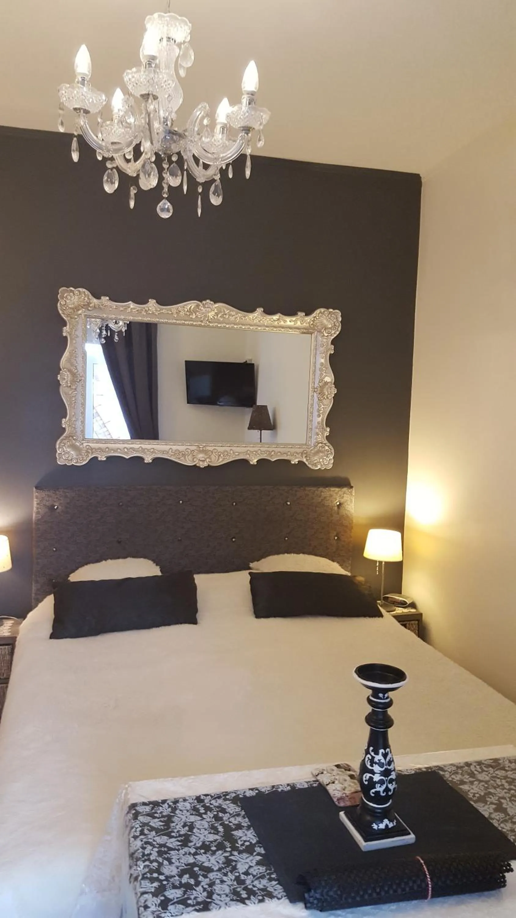 Bed in Pension Zee en Duinzicht